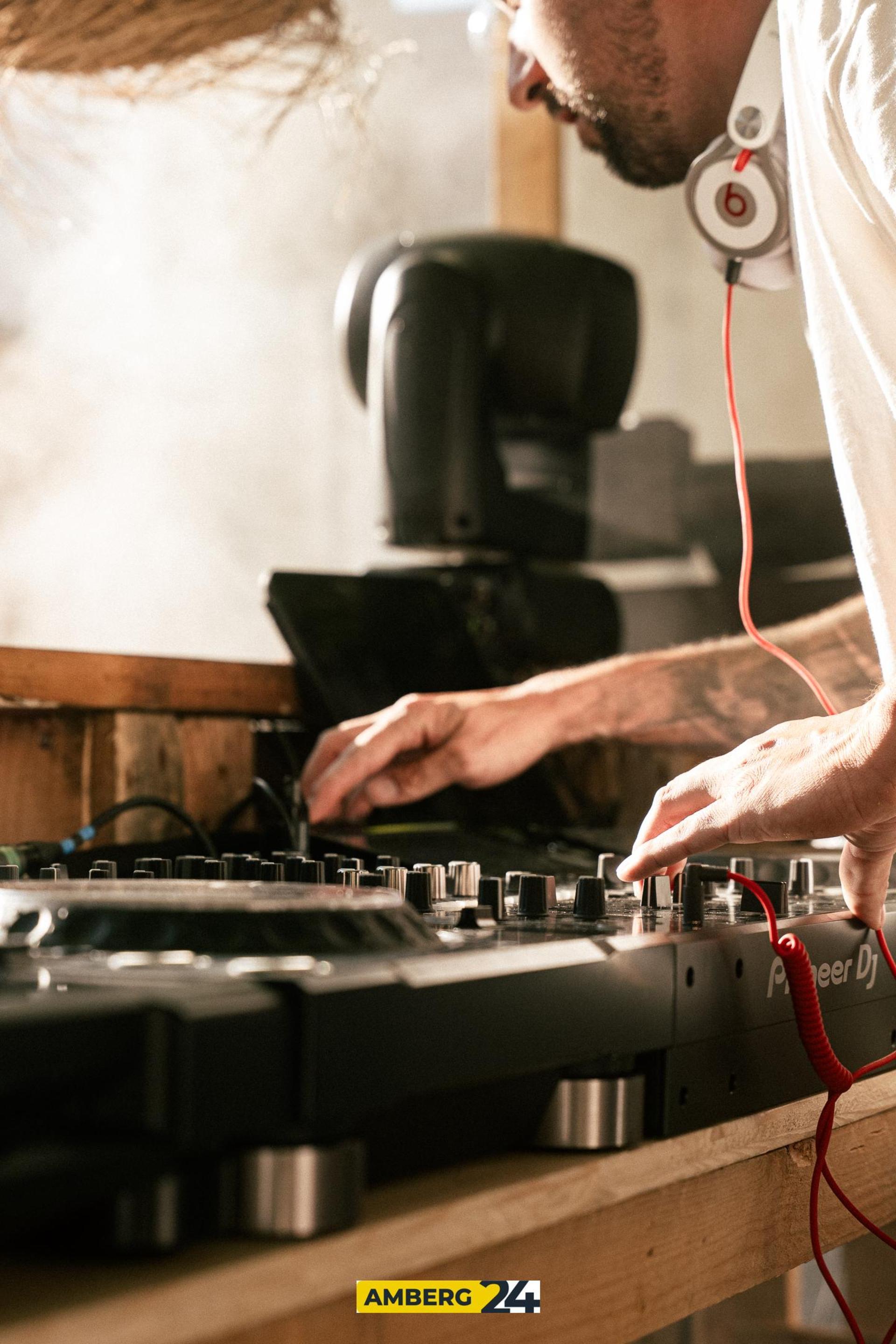 Eichenforstplatz goes EDM. Das war auf dem Altstadtfest geboten! (Bild: David Mueller)