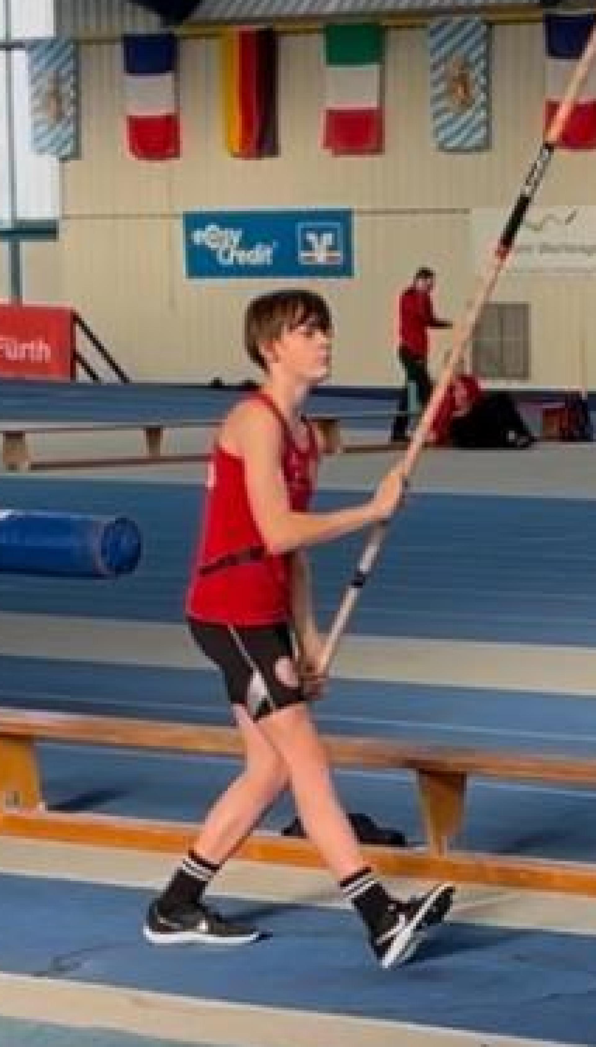 Luis Karl Busch wurde im Stabhochspringen nordbayersicher Meister. (Bild: Sabine Schnurrer)