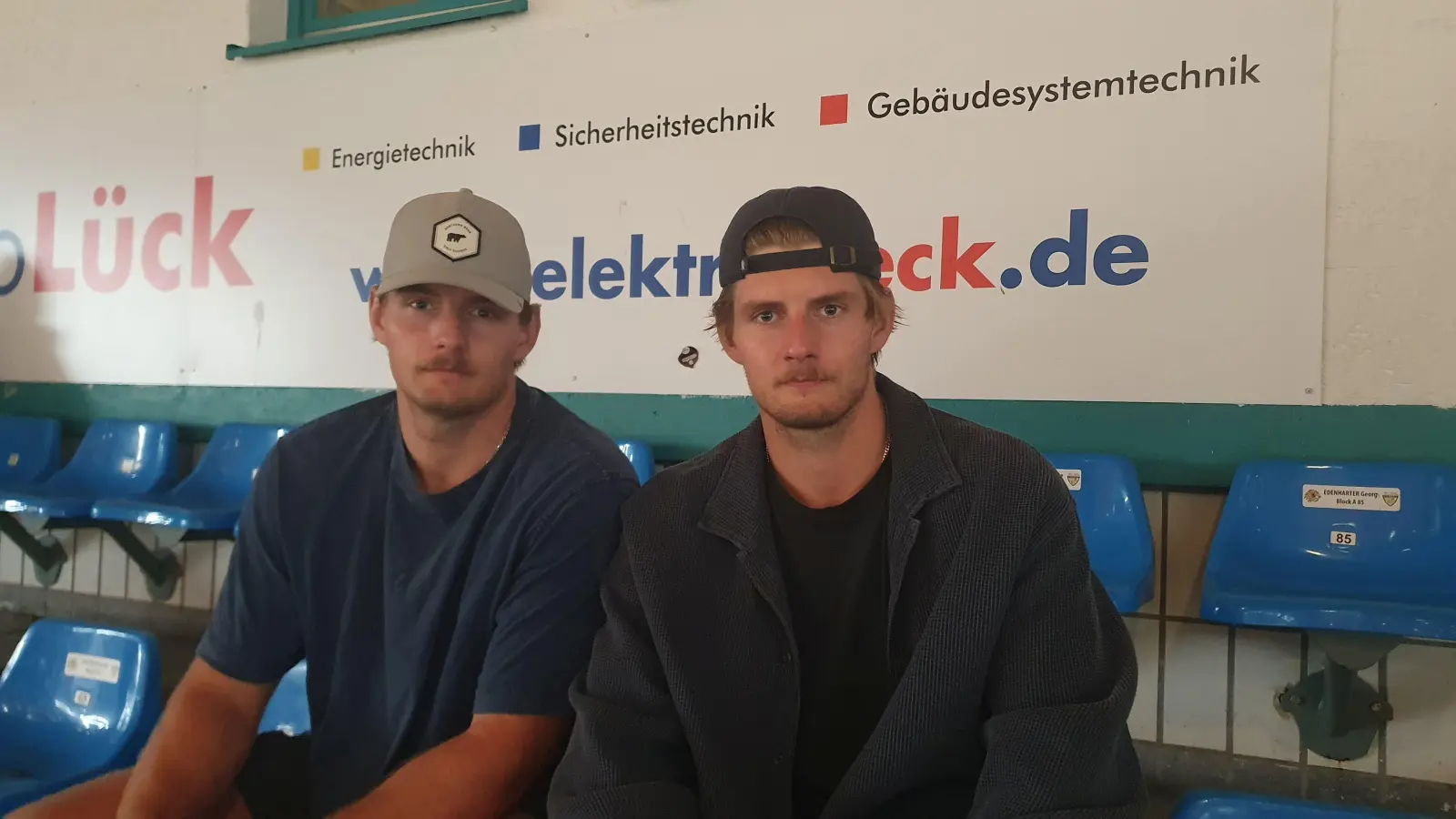 Tim (links) und Tom Berlin gehören nicht länger zum Kader des ERSC Amberg. (Archivbild: mr)