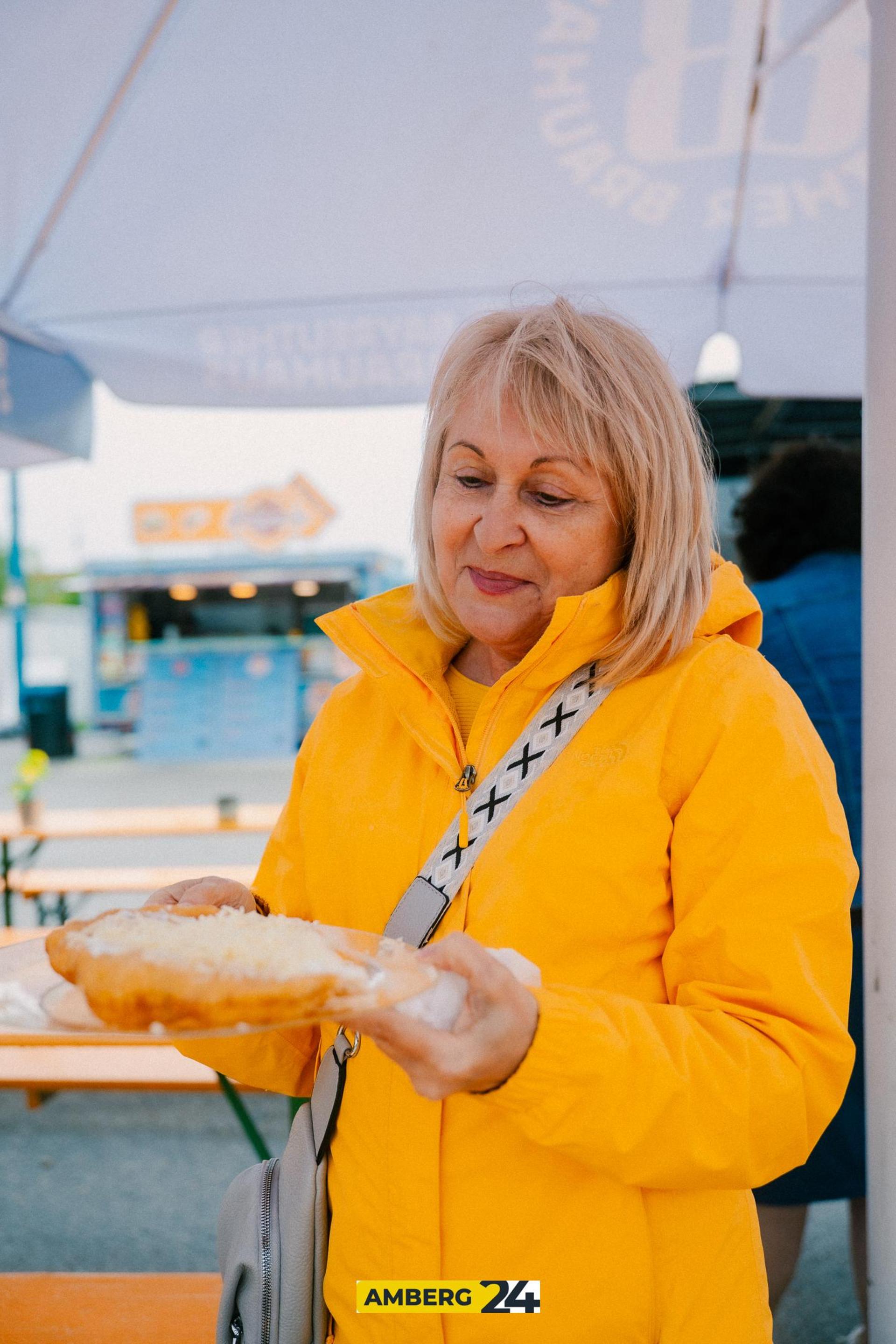 Auch am Samstag was viel los auf dem Foodtruck-Festival in Amberg. (Bild: David Mueller)