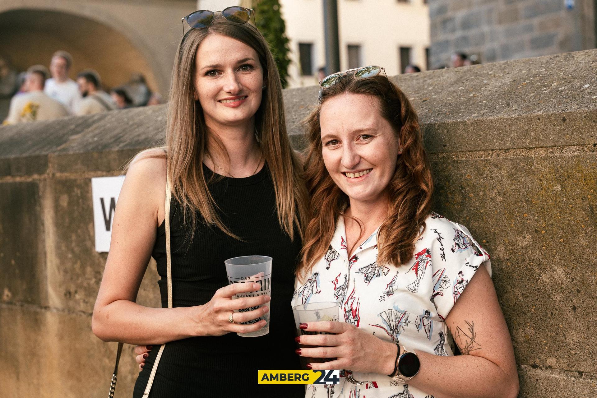 Tanzen und Trinken direkt an der Vils konntet ihr am Notstain! (Bild: David Mueller)