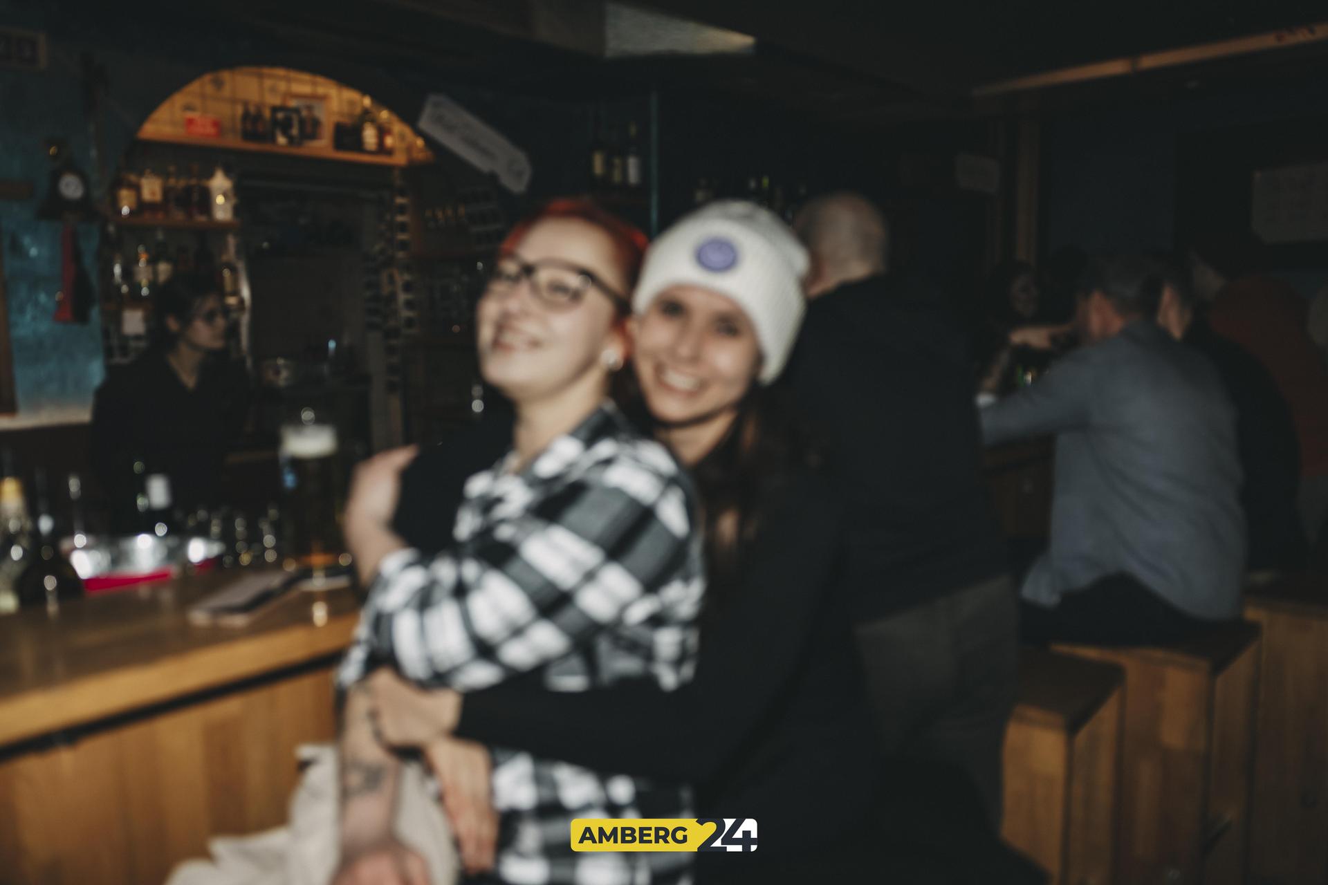 Am Samstag konnten ihr im Blauen Haus bei „Dance on Snow“ richtig Gas geben.  (Bild: Lolografie)