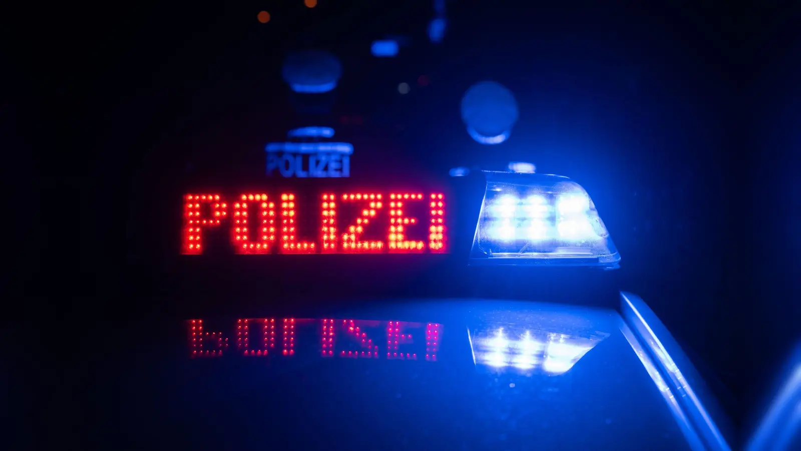 Ein versperrtes Mountainbike wurde in Amberg von einem Abstellplatz gestohlen. Die Polizei ermittelt. (Symbolbild: Marijan Murat/dpa)