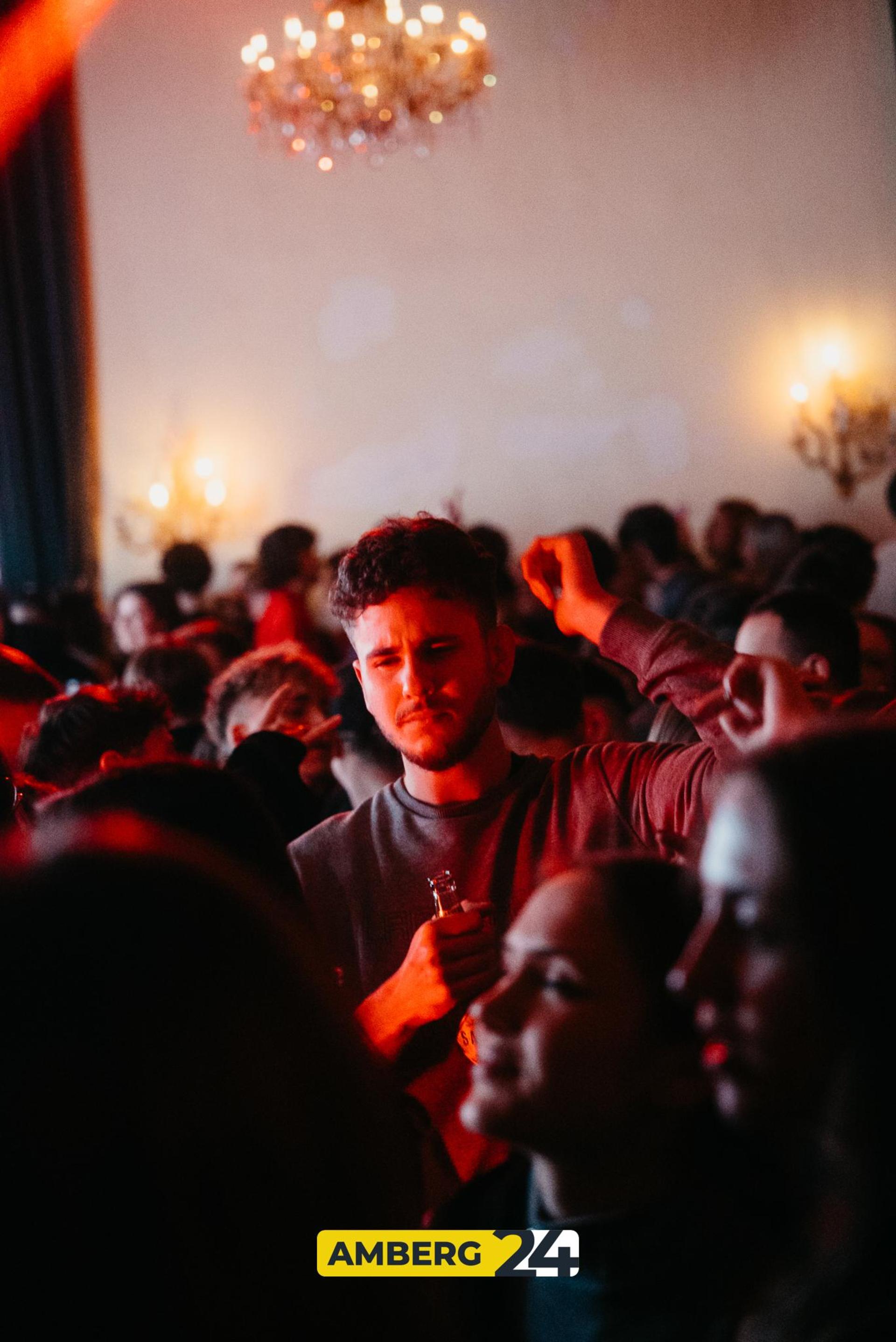 Im Casino-Saal war am Samstag die erste VIBES-Party des Jahres. (Bild: Mario Donhauser)