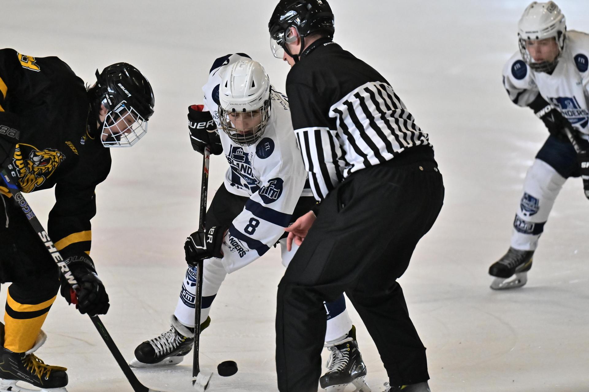 Eishockey Landesliga-Meisterschaft der U17 mit ERSC Amberg.  (Bild: Hubert Ziegler)