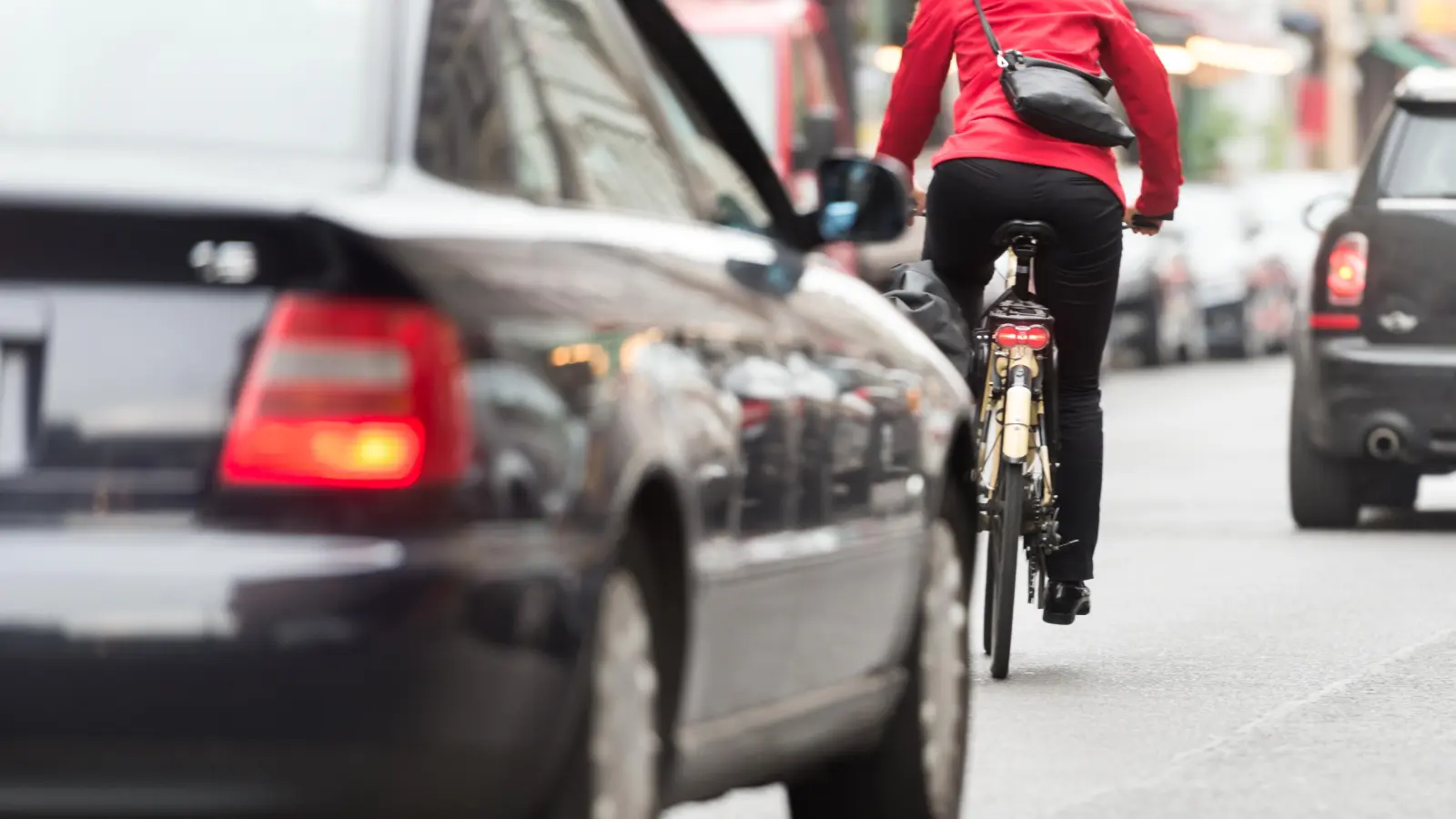 Die Stadt Amberg kündigt für Mittwoch, 4. Juni, eine ganztägige Verkehrszählung im Altstadtbereich an.  (Symbolbild: Alexander Heinl/dpa)