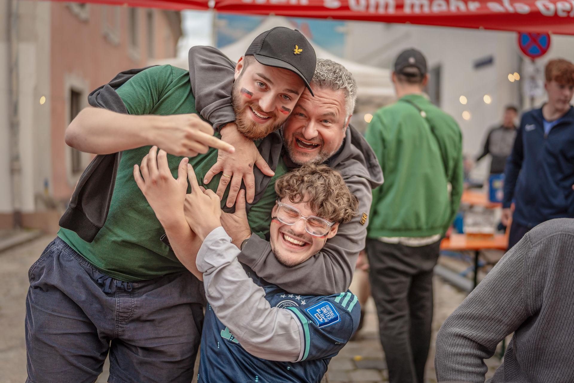 Amberg feiert Altstadtfest - inklusive Public Viewing zur Fußball-WM.  (Bild: Michael Golinski)