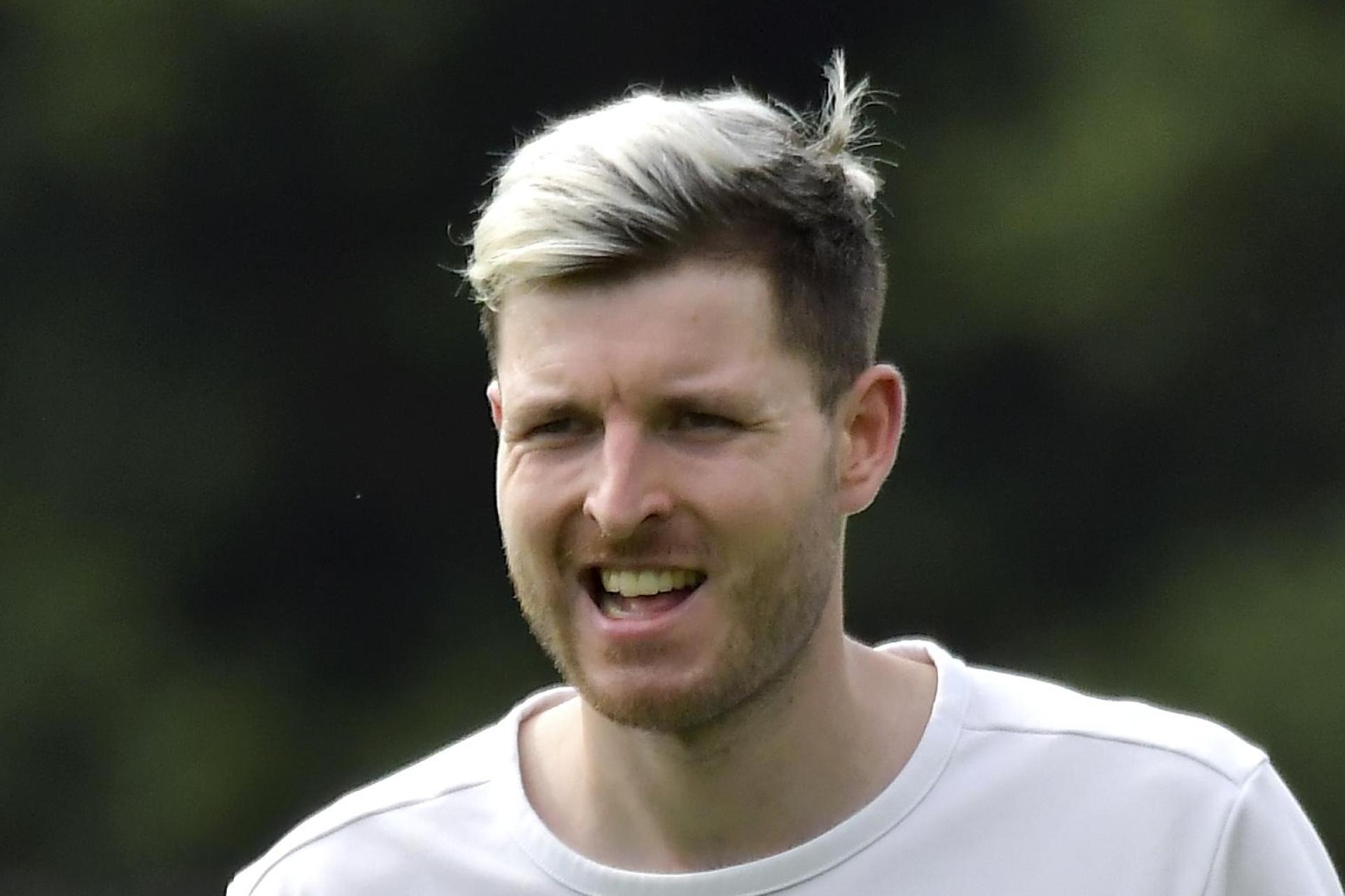 Lukas Dotzler (Mitte) hier noch im Trikot von Vilzing stürmt vorerst für UPO. (Bild: Hubert Ziegler)