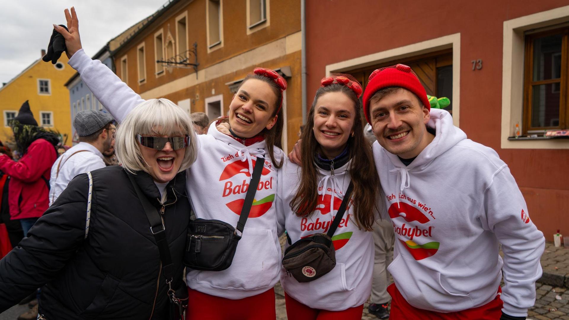 In Hahnbach ging es am Sonntag vor, während und vor allem nach dem Faschingszug richtig ab. (Bild: knz)