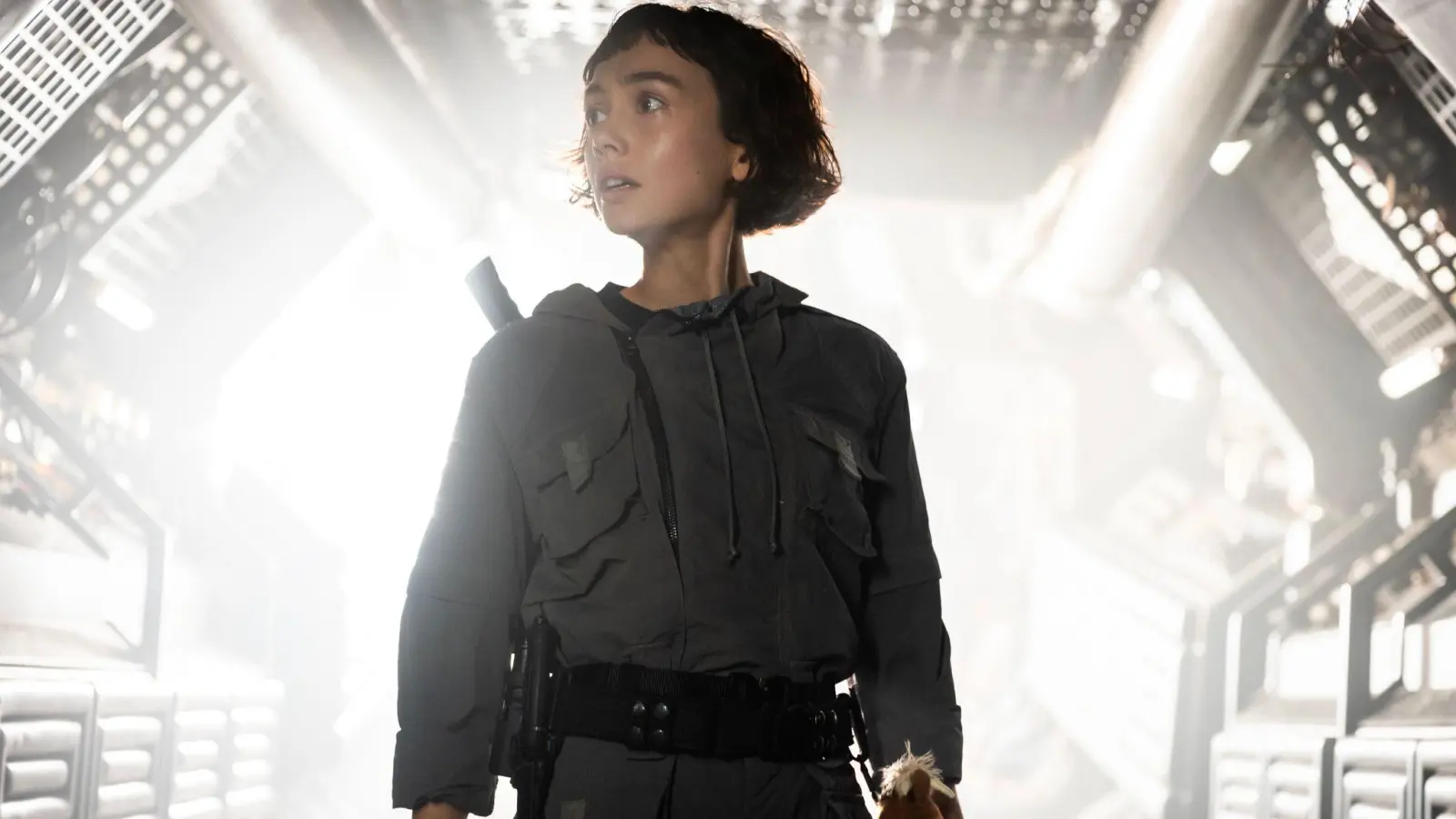 Sydney Chandler spielt Wendy. (Bild: -/Disney+/dpa)