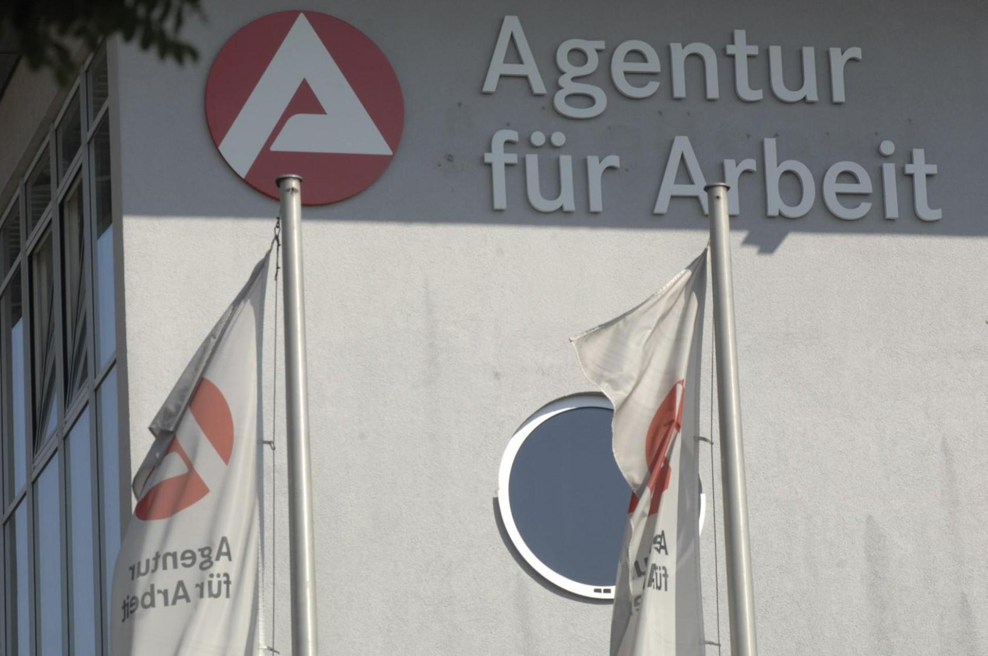 Für Dezember 2025 verzeichnet die Bundesagentur für Arbeit für die Stadt Amberg einen Rückgang der Arbeitslosigkeit, während im Landkreis Amberg-Sulzbach ein Anstieg zu vermelden ist.  (Bild: Wolfgang Steinbacher)