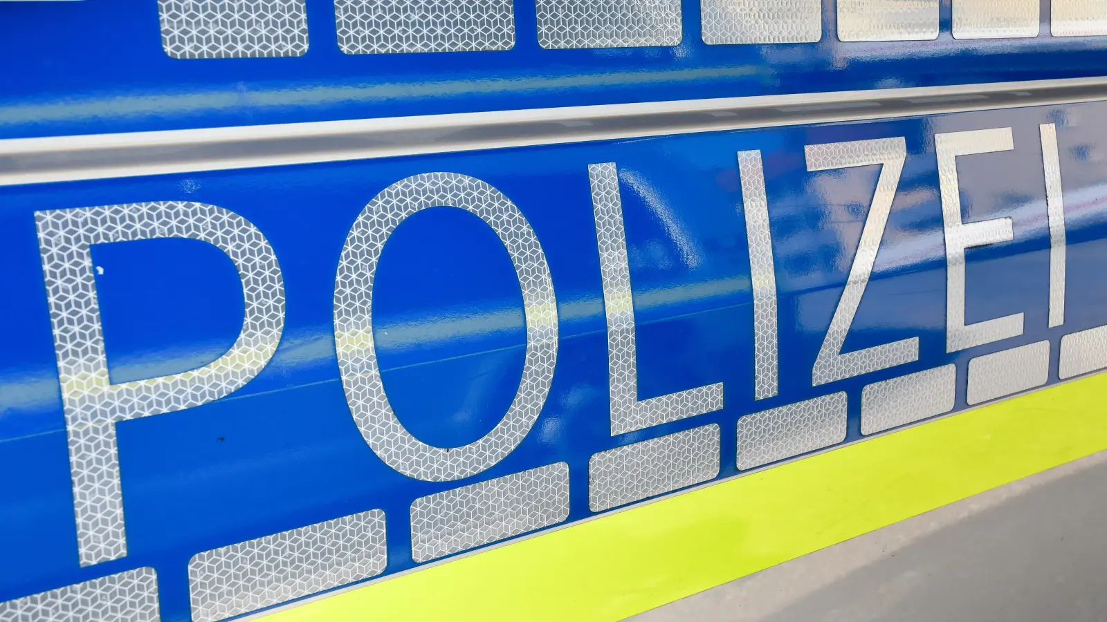 Freiwillig setzte ein Autofahrer, der knapp 0,5 Promille Alkohol im Blut hatte, zu Fuß nach einer Polizeikontrolle fort.  (Symbolbild: Petra Hartl)