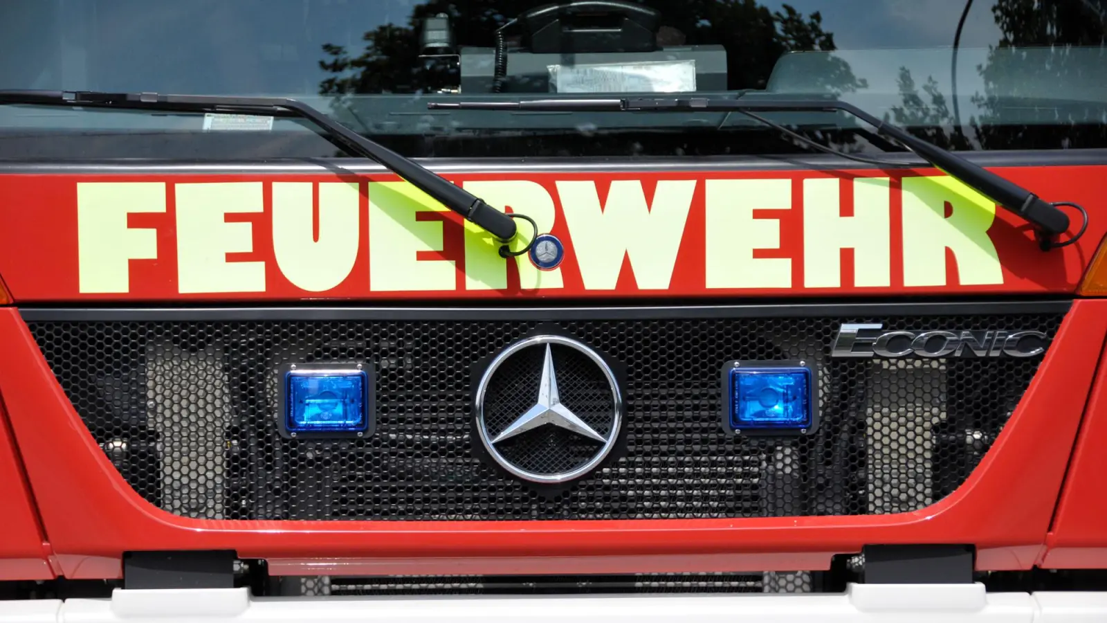 In Neuhaus an der Pegnitz musste die Feuerwehr zu einem Fahrzeugbrand ausrücken. (Symbolbild: Alexander Unger)