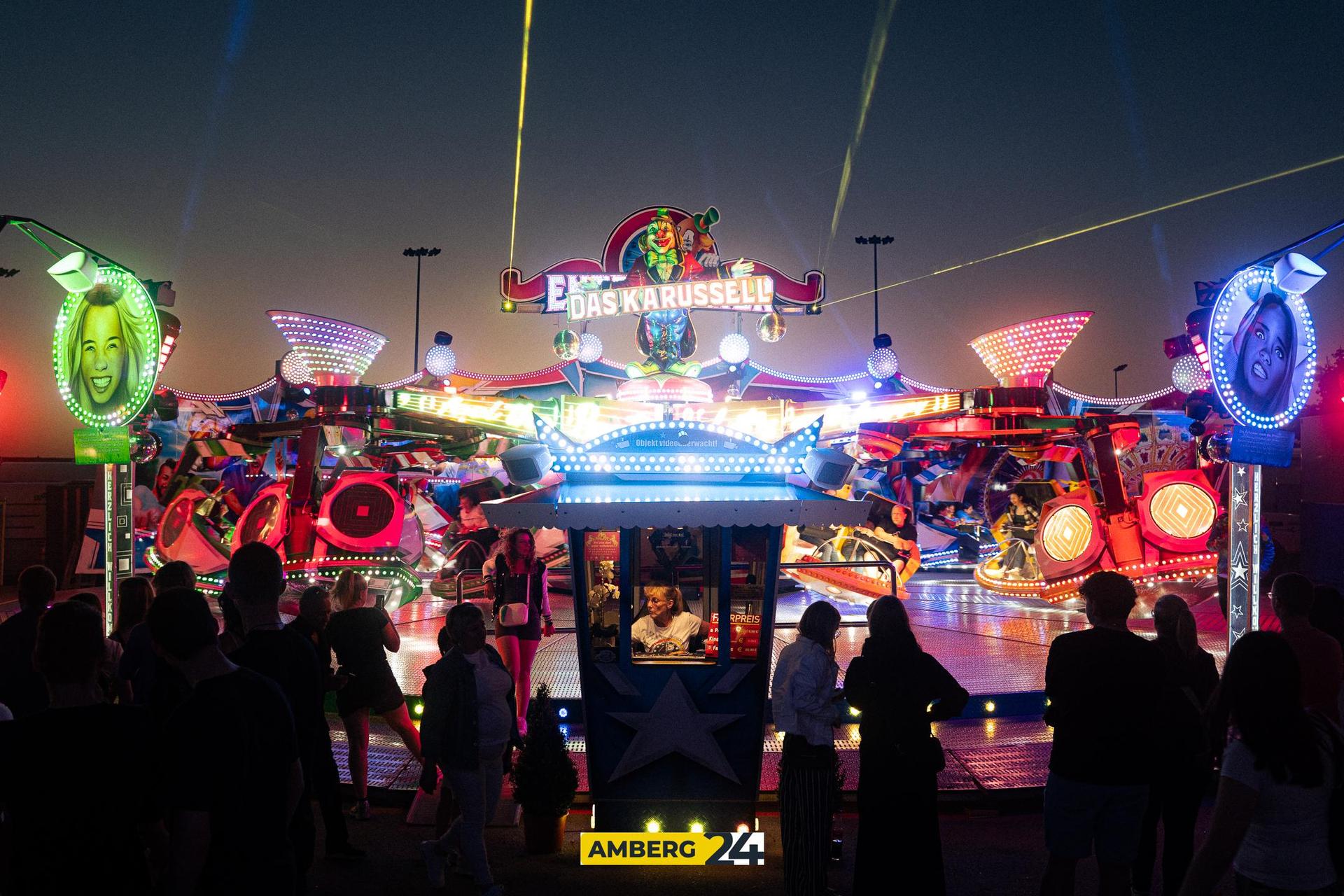 Am zweiten Dult-Freitag haben die „Bärntreiber” mit euch Party gemacht. Fotograf David war für uns unterwegs und hat die Stimmung festgehalten. (Bild: David Mueller)