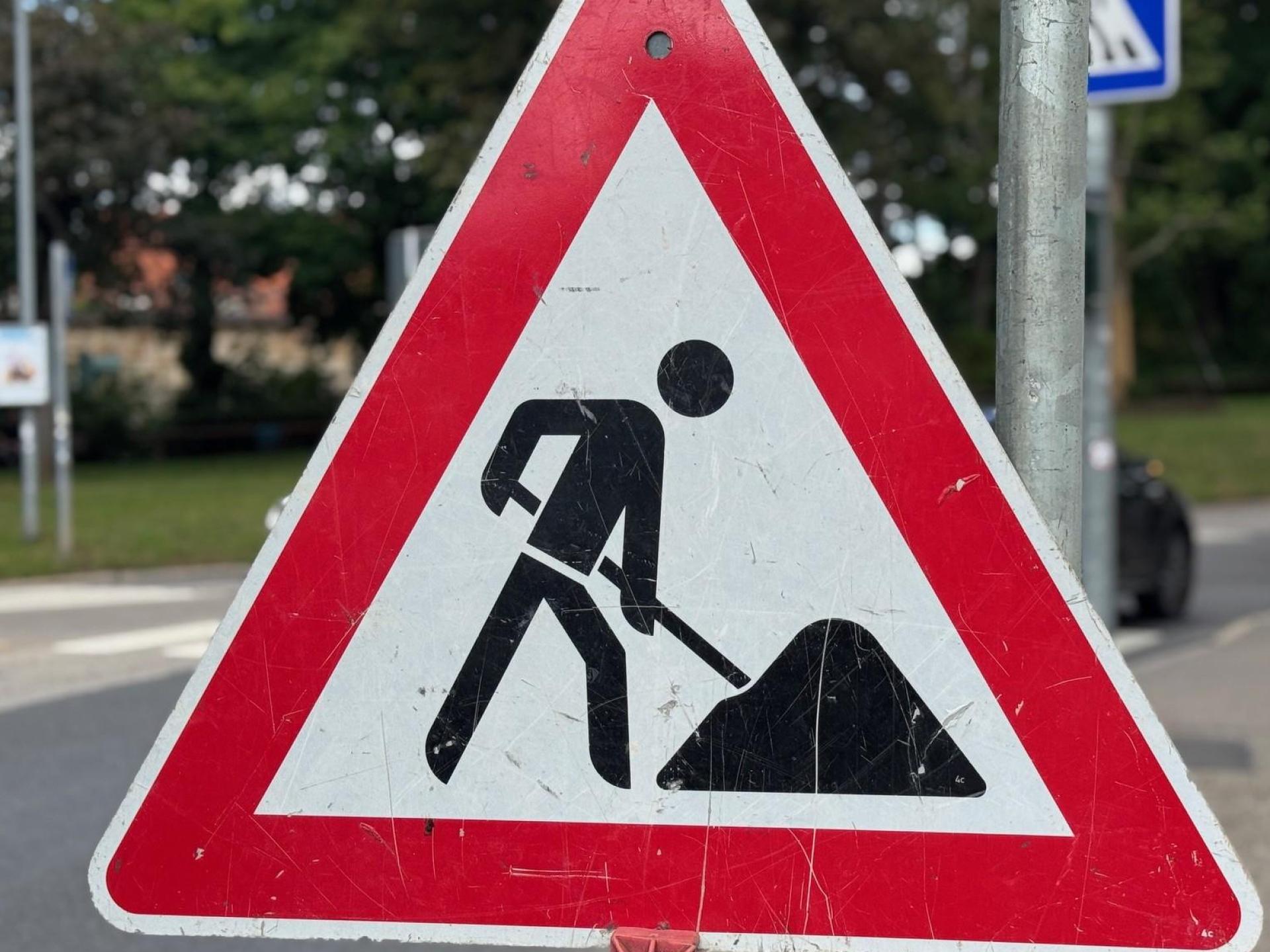 Der Mosacherweg in Amberg wird im Juni wegen Bauarbeiten gesperrt.  (Symbolbild: Heike Unger)
