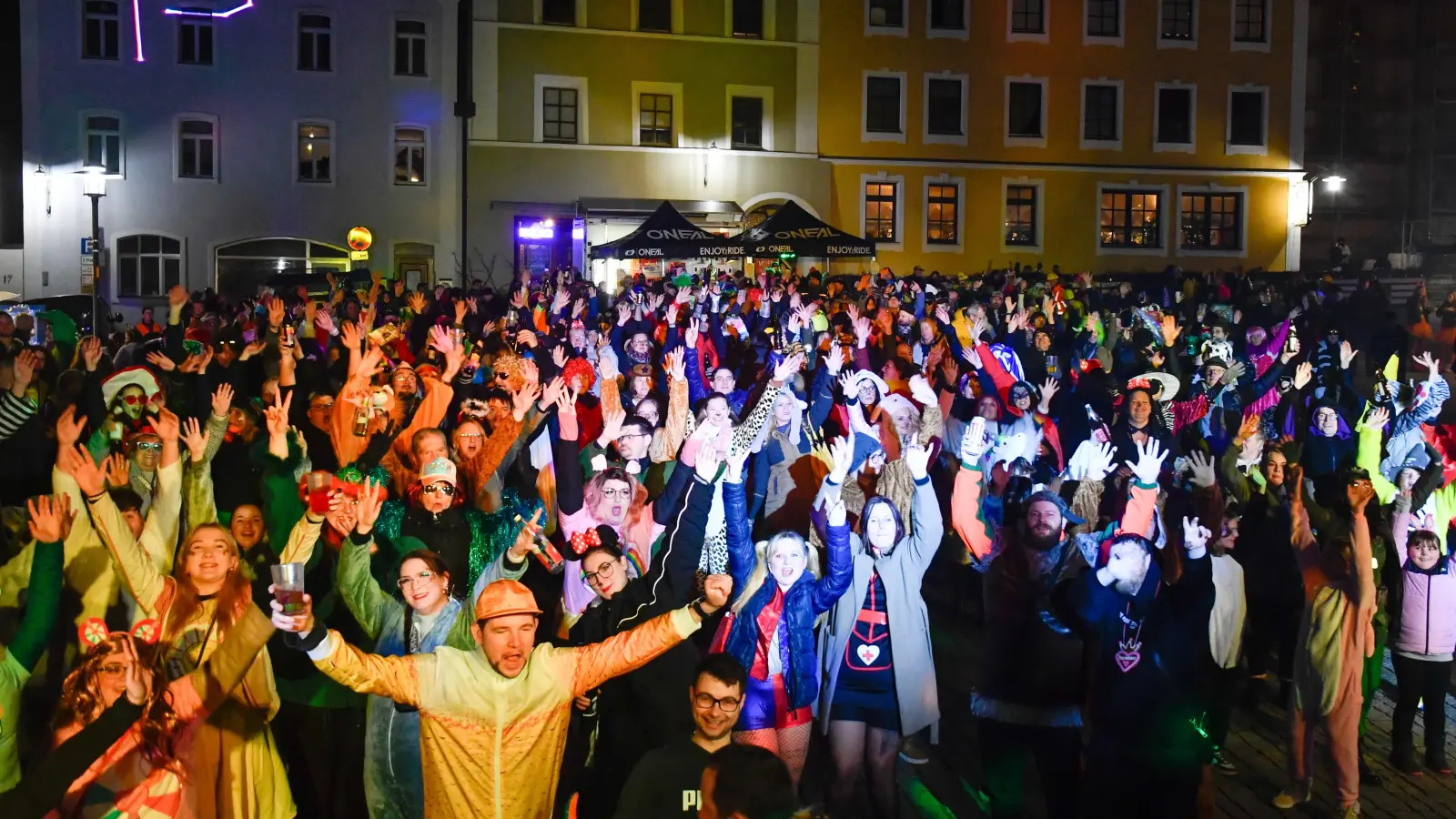 Rosenmontag mit der FG Knappnesia auf dem Luitpoldplatz in Sulzbach-Rosenberg.  (Archivbild: Petra Hartl)