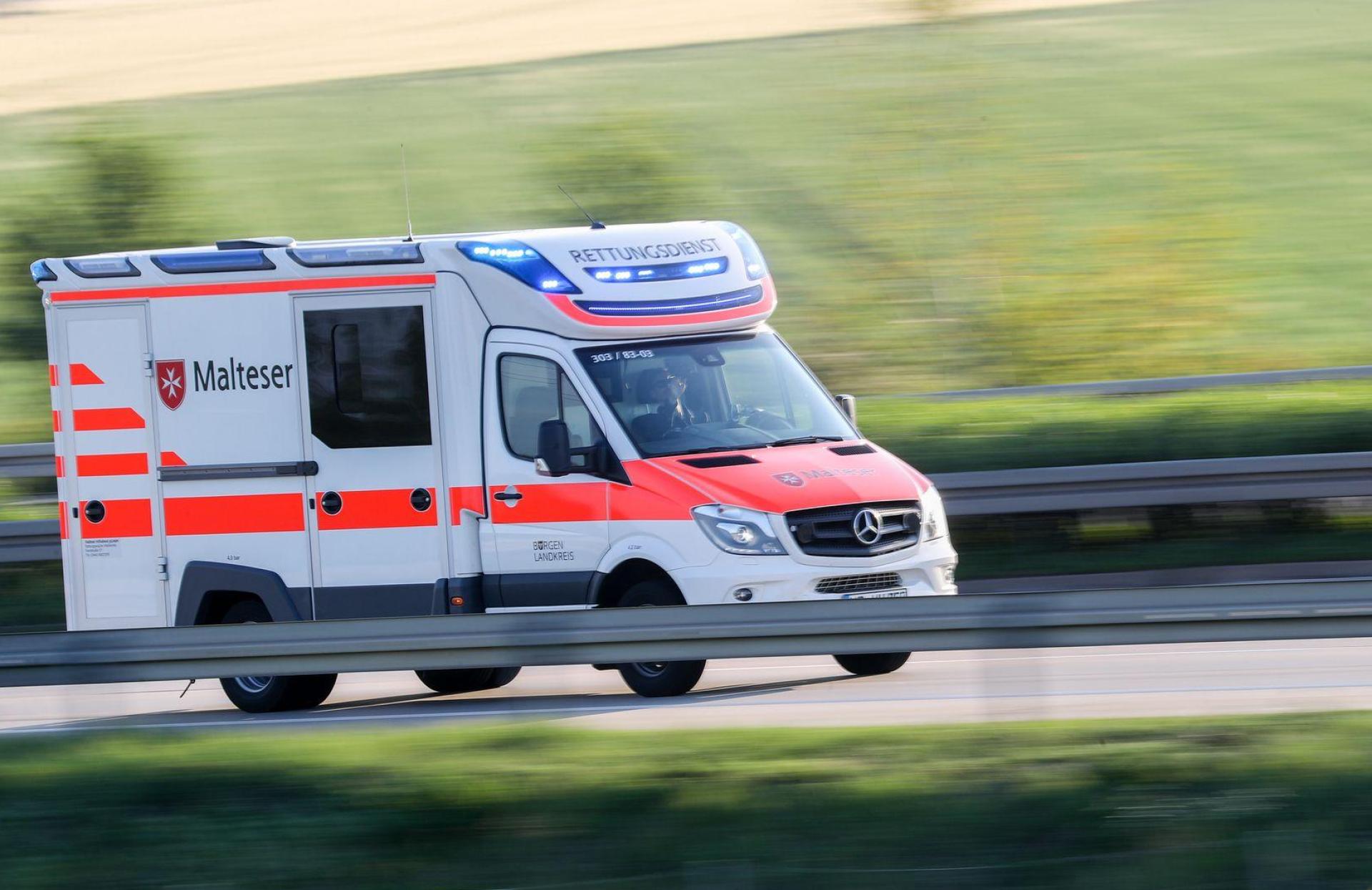 Eine Radfahrerin stürzte in Kümmersbruck und erlitt schwere Verletzungen. (Symbolbild: Jan Woitas/dpa-Zentralbild/dpa)