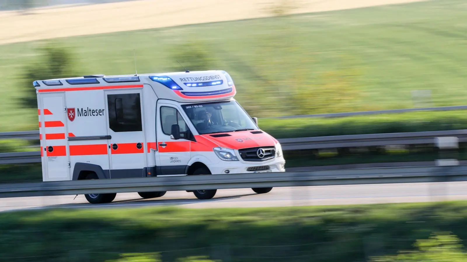 Eine Radfahrerin stürzte in Kümmersbruck und erlitt schwere Verletzungen. (Symbolbild: Jan Woitas/dpa-Zentralbild/dpa)