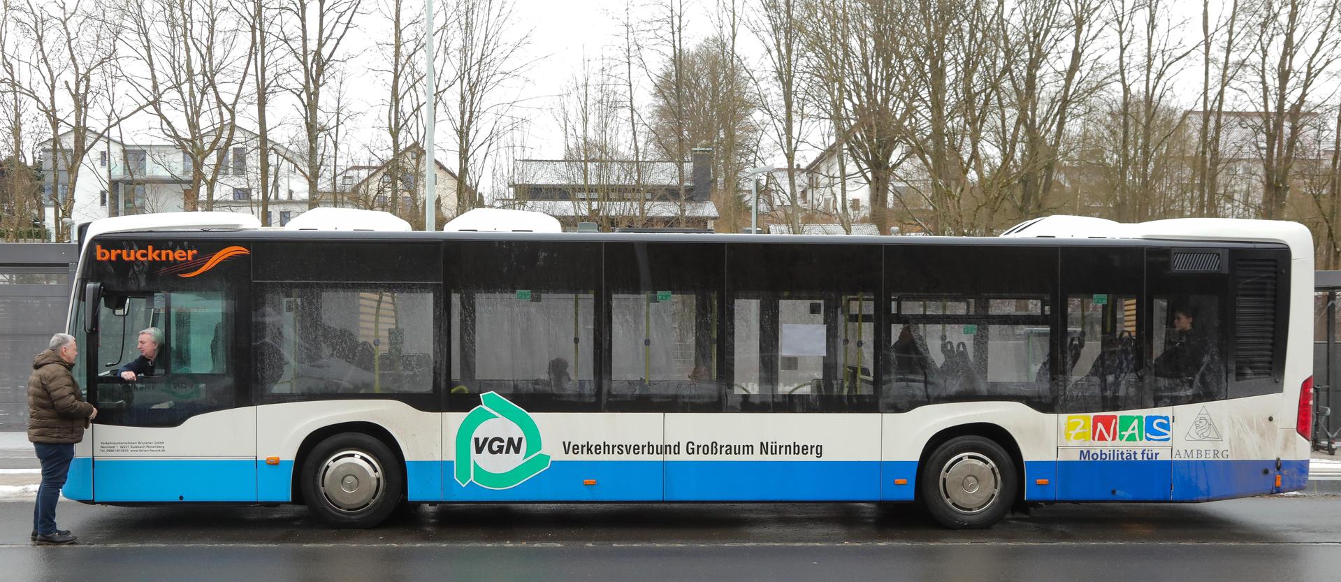 Der ZNAS bedient wegen der Sperrung der Krumbacher Kirchenleite bis 5. September die Haltestellen Krumbacher Kirchenleite und Lintacher Steig der Linie 414 in dieser Zeit nicht.  (Symbolbild: Wolfgang Steinbacher)