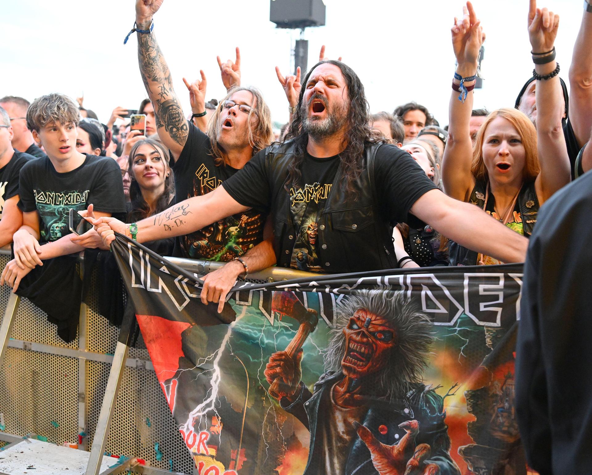 Die Rockveteranen von Iron Maiden ziehen neben ihren eingefleischten Fans auch viele jüngere Festivalgänger an. (Bild: Tobias Schwarzmeier)