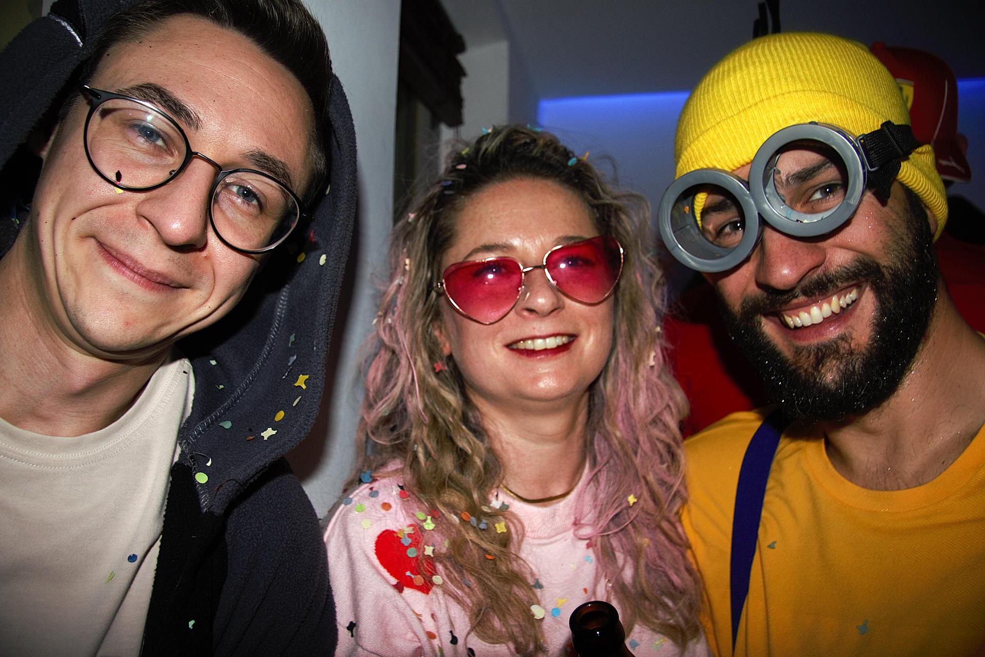 Zur Konfettiparty im Colomba war ordentlich Faschingslaune angesagt. (Bild: Marlin Nixdorf)