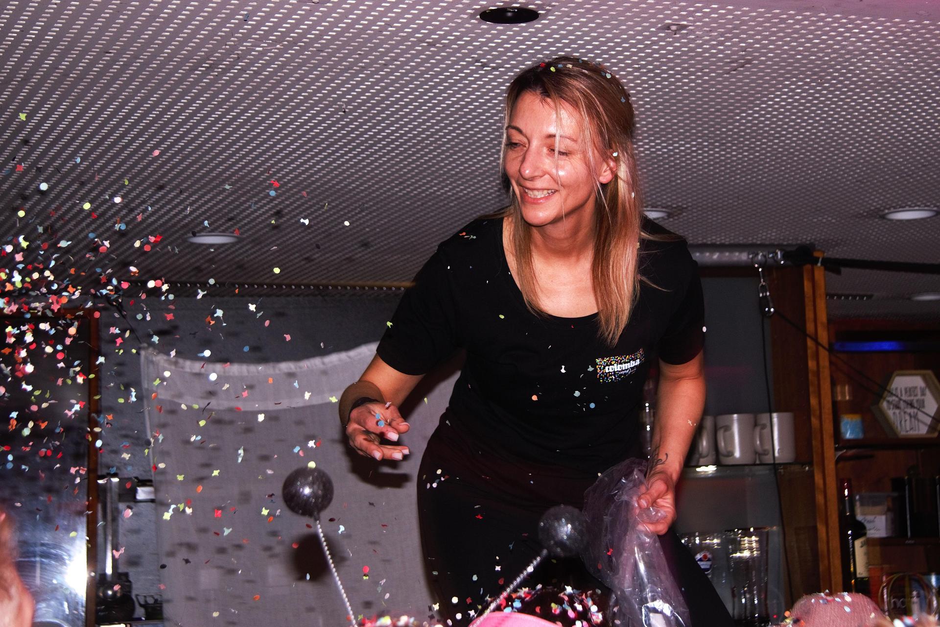 Zur Konfettiparty im Colomba war ordentlich Faschingslaune angesagt. (Bild: Marlin Nixdorf)