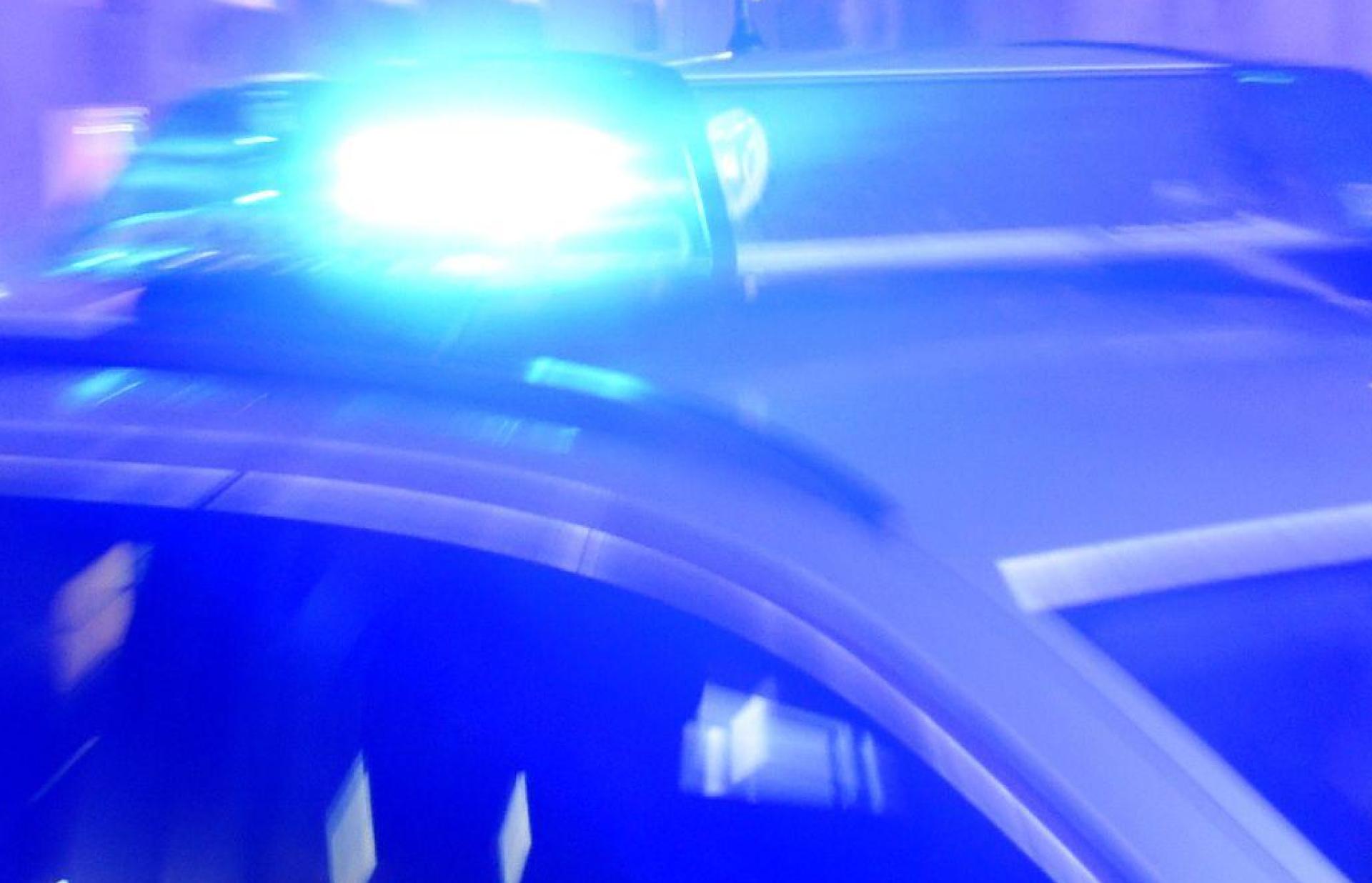 Nach derzeitigem Ermittlungsstand gehe die Kriminalpolizei von einem versuchten Tötungsdelikt aus.  (Symbolbild: Carsten Rehder/dpa)