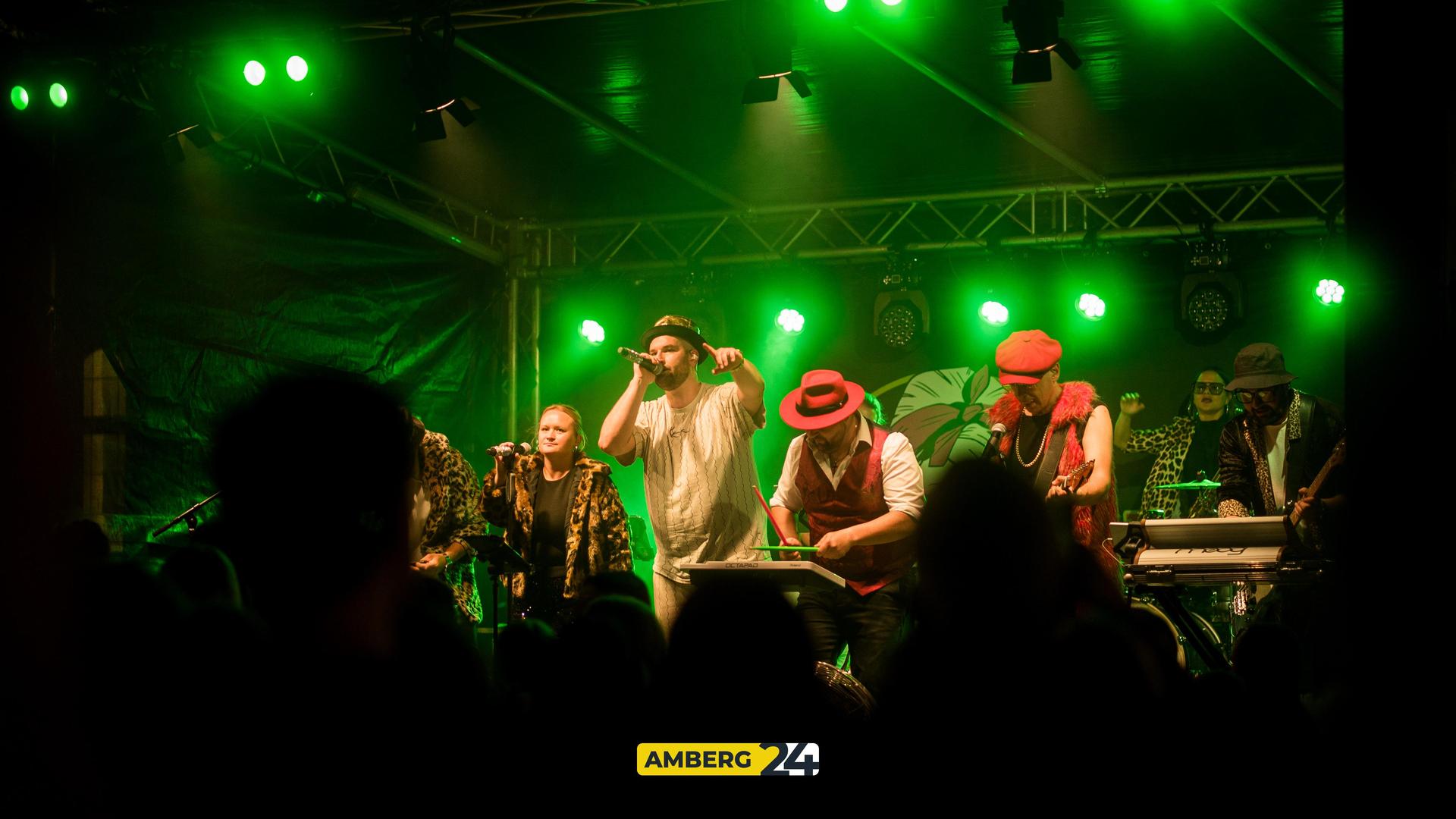 Das sind die Bilder vom Freitagabend vom 2025er-Altstadtfest in Sulzbach-Rosenberg. (Bild: Mario Donhauser)