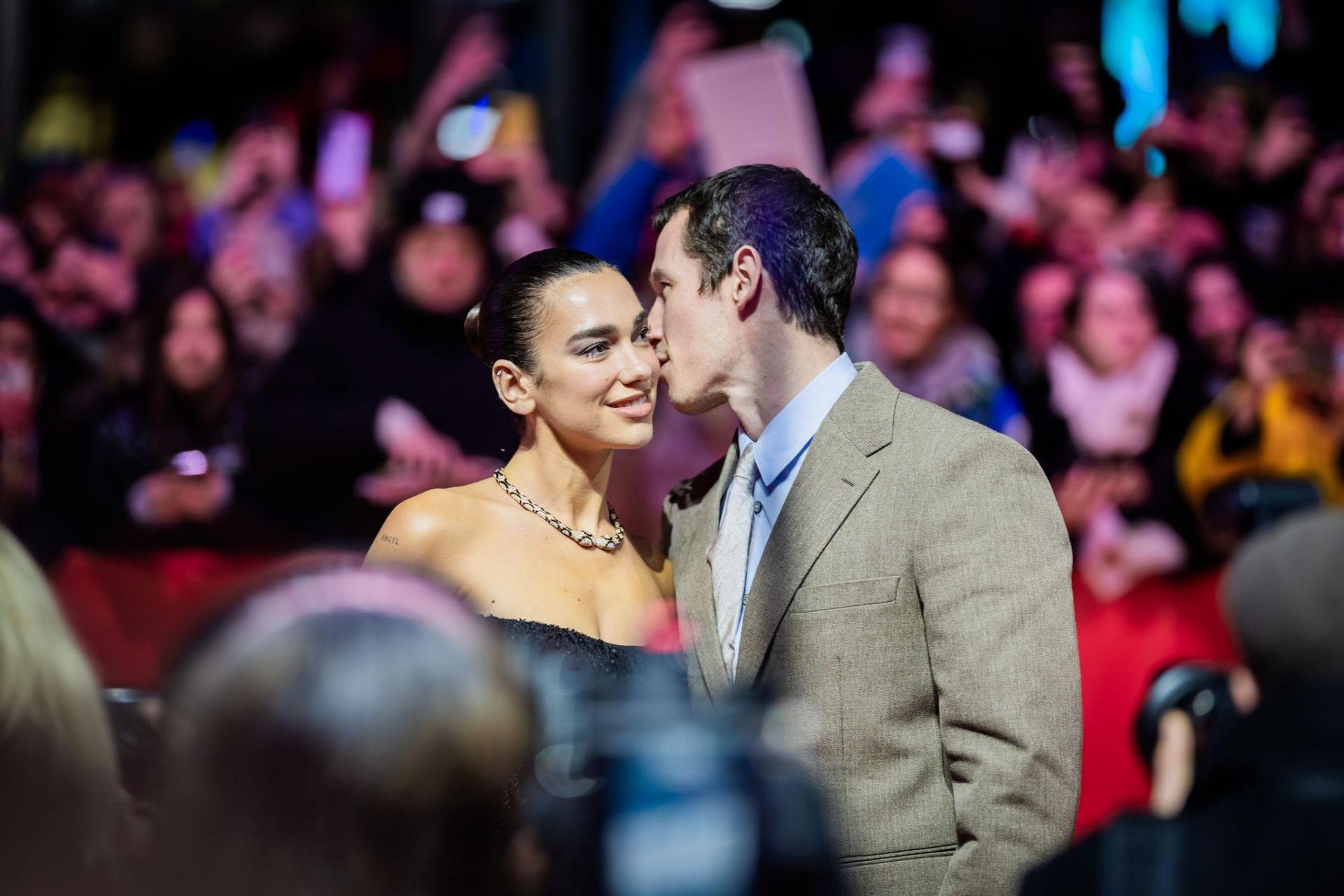 In Palermo laufen die Vorbereitungen für die große Party von Dua Lipa und Callum Turner. (Symbolbild) (Bild: Christoph Soeder/dpa)
