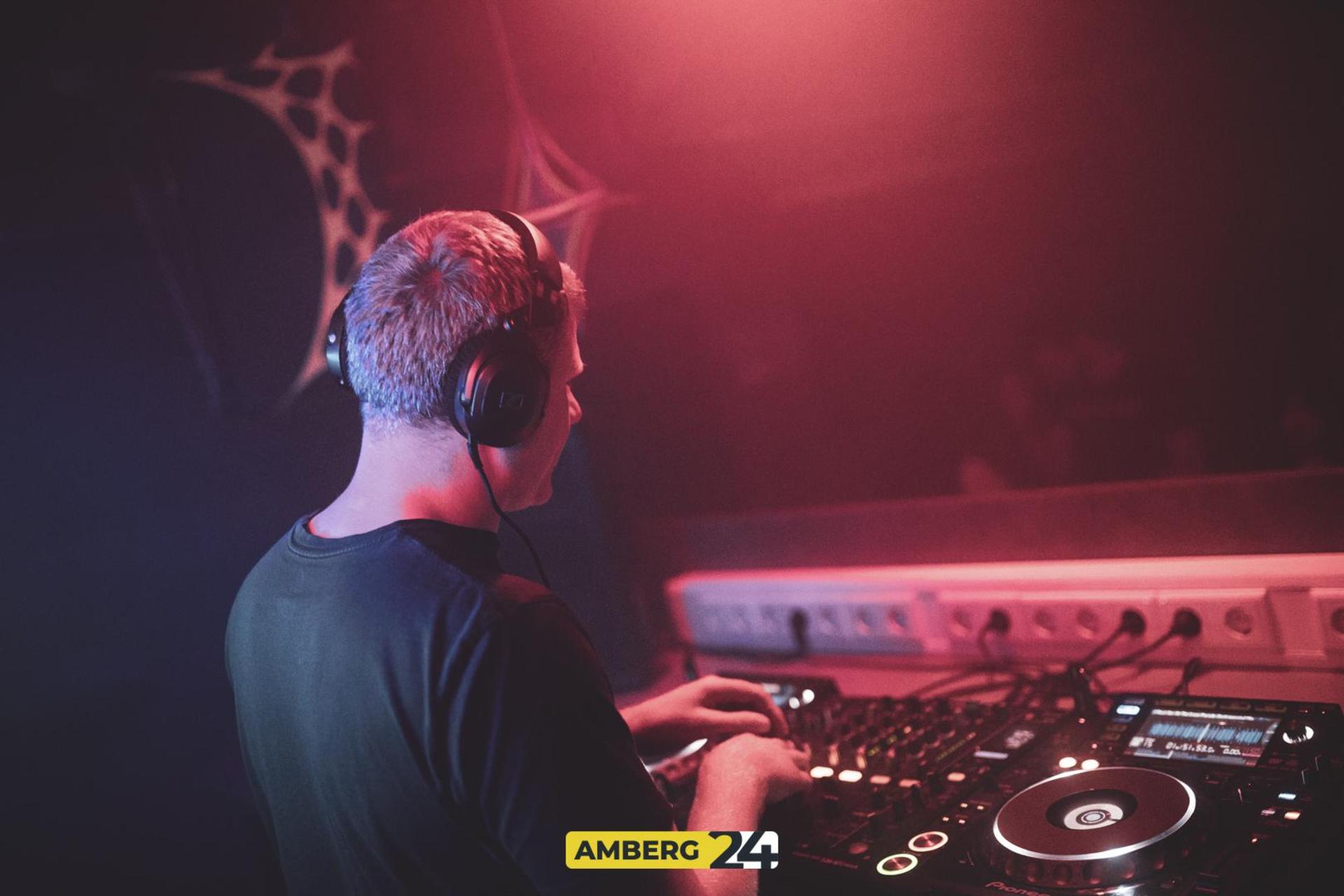 Kinkerlitzchen im Happy Rock. Das sind die Bilder. (Bild: Martin Sponsel)