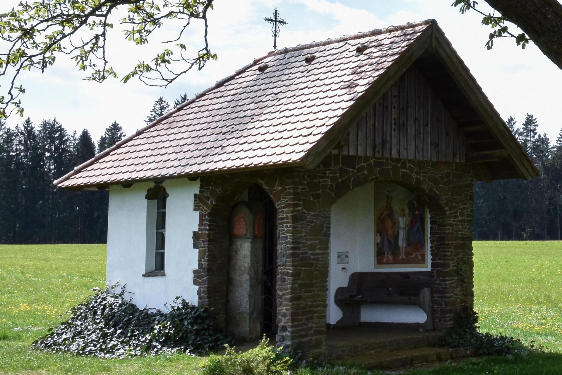 Die Kapelle Maria Königin auf der Bernrichter Höhe war das Ziel von Dieben, die ohne Beute geblieben sind. (Archivbild: Stephan Huber)