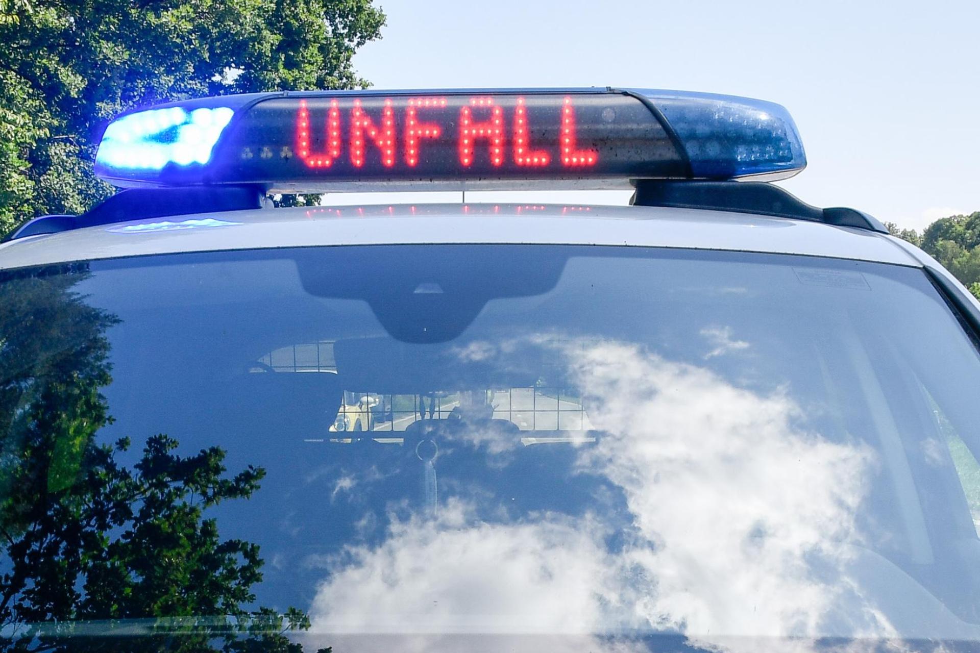 Zu einem Unfall rückte die Amberger Verkehrspolizei am Samstag auf die A 6 aus.  (Symbolbild: Petra Hartl)