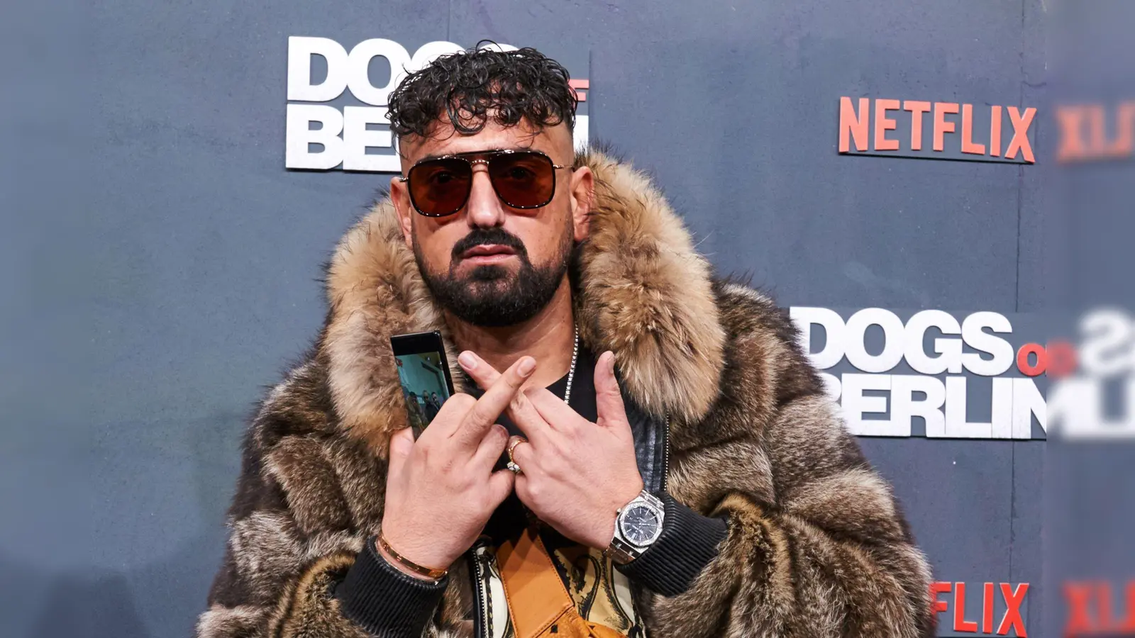 Netflix kündigt „ein seltenes, ungeschöntes Bild“ an. (Bild: Annette Riedl/dpa)