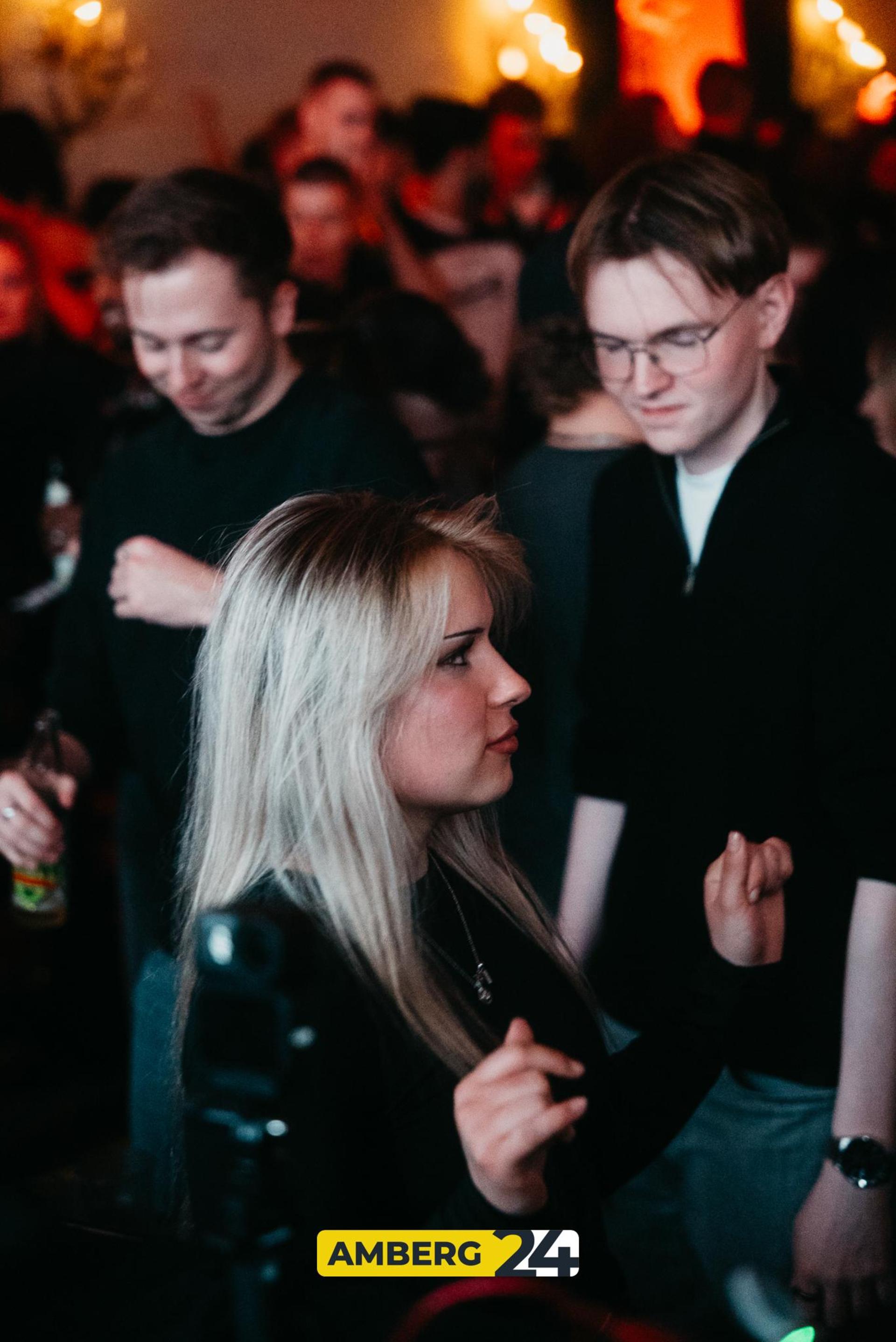 Im Casino-Saal war am Samstag die erste VIBES-Party des Jahres. (Bild: Mario Donhauser)