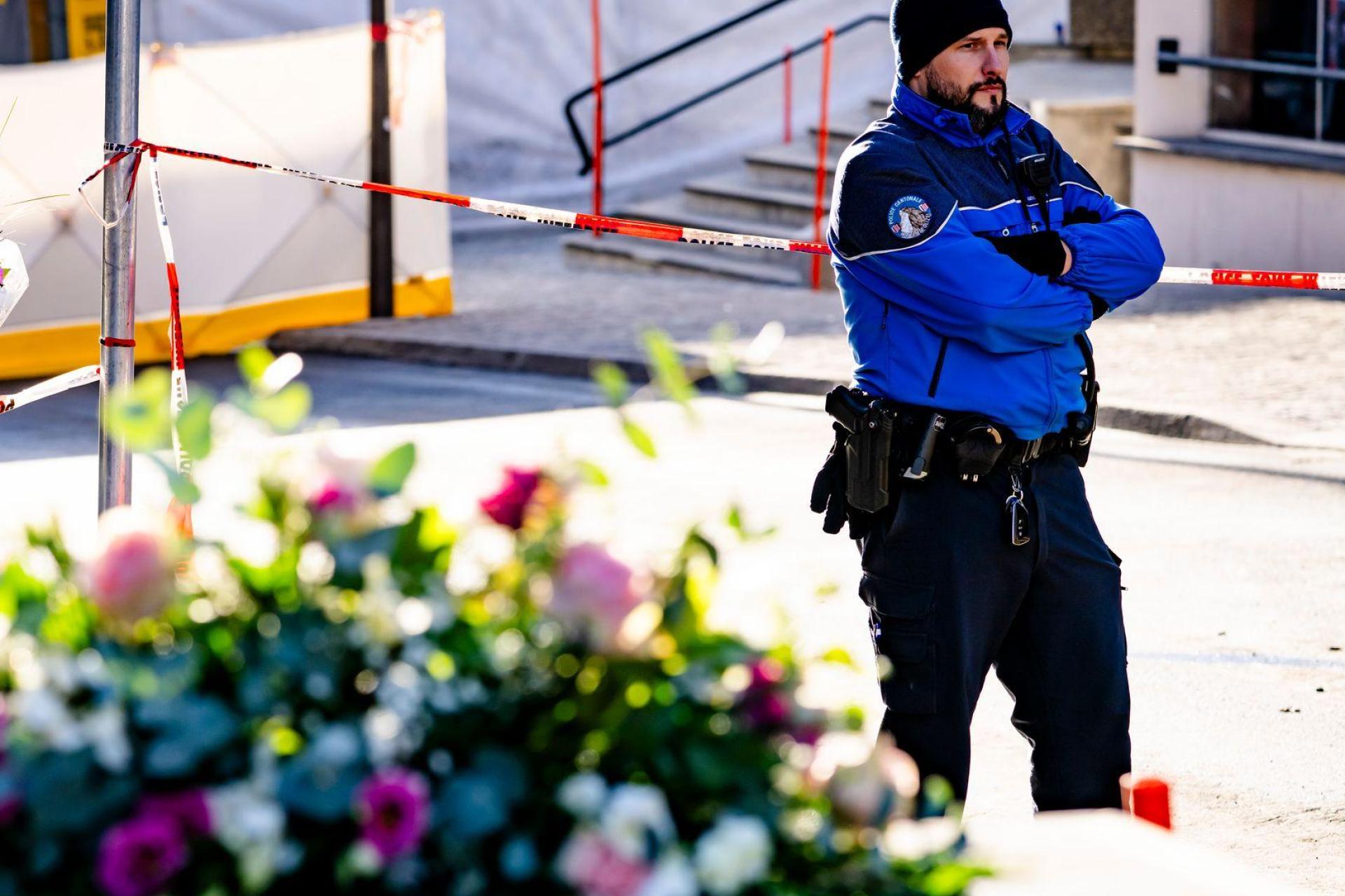 Anwohner und Touristen stehen nach dem verheerenden Feuer unter Schock. (Bild: Jean-Christophe Bott/KEYSTONE/dpa)