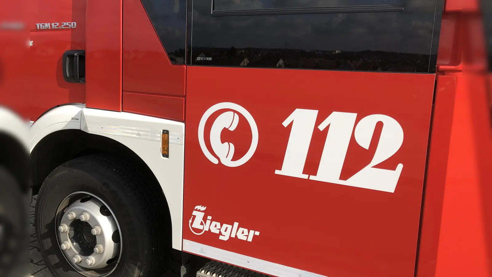 Ein Passant verständigte die Feuerwehr, als er einen Brand in einem Waldstück bei Sitzambuch bemerkte. (Symbolbild: Heike Unger)