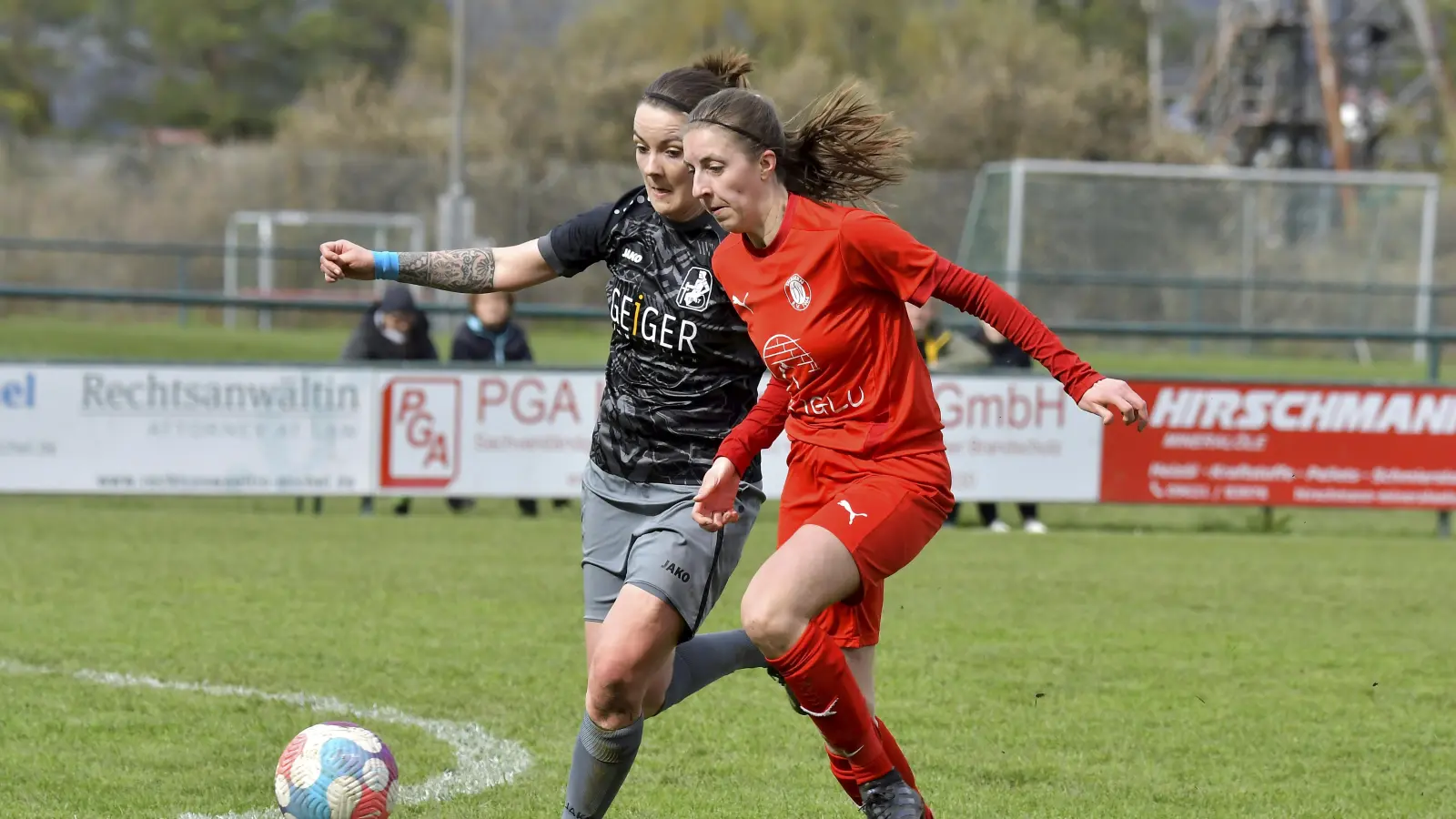 Nach 232 Spielen für den TSV theuern und knapp 140 Toren hängt Miriam Geitner die Fußballschuhe an den Nagel.  (Bild: Hubert Ziegler)