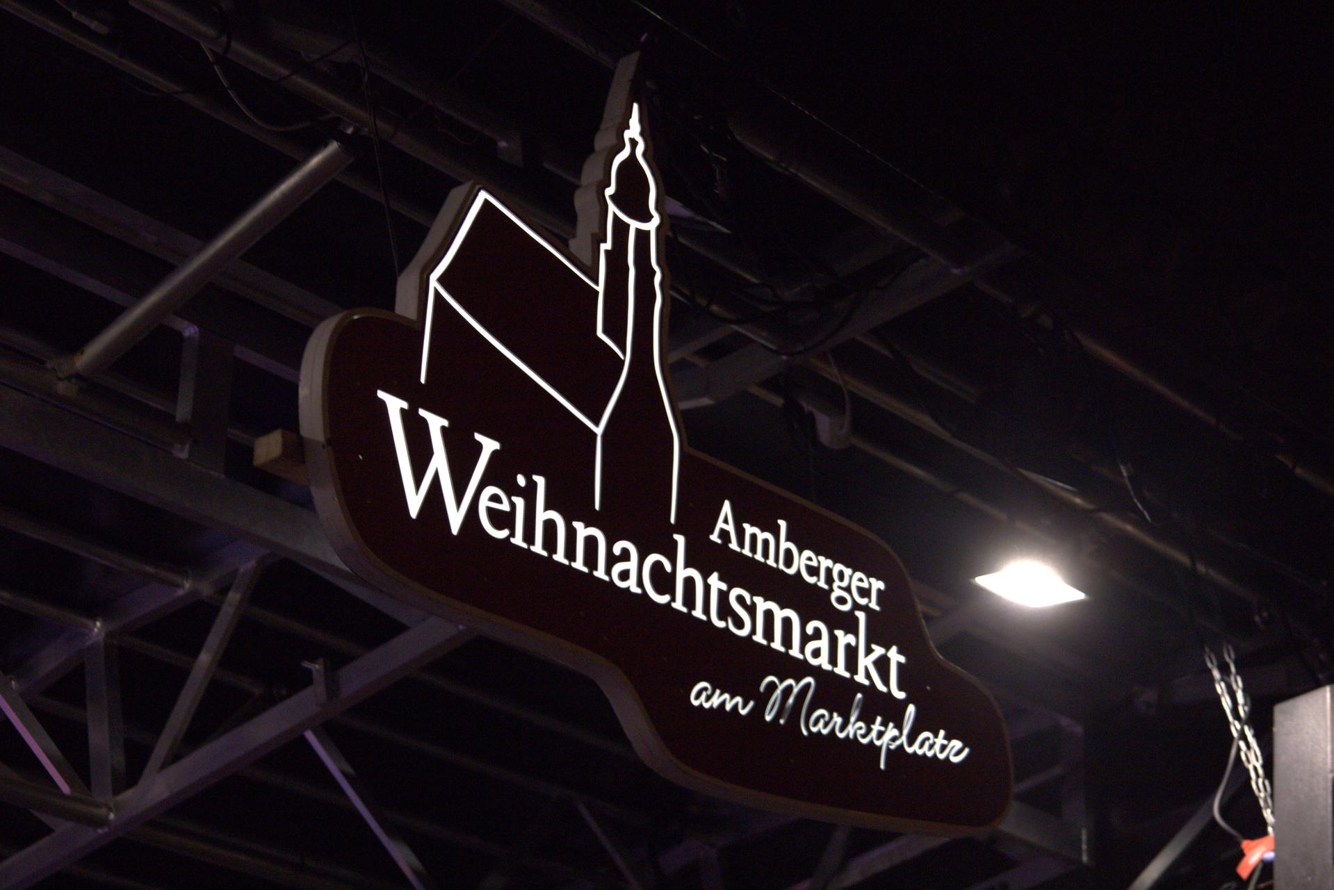 Karaoke auf dem Amberger Weihnachtsmarkt. Das sind die besten Bilder. (Bild: mni)