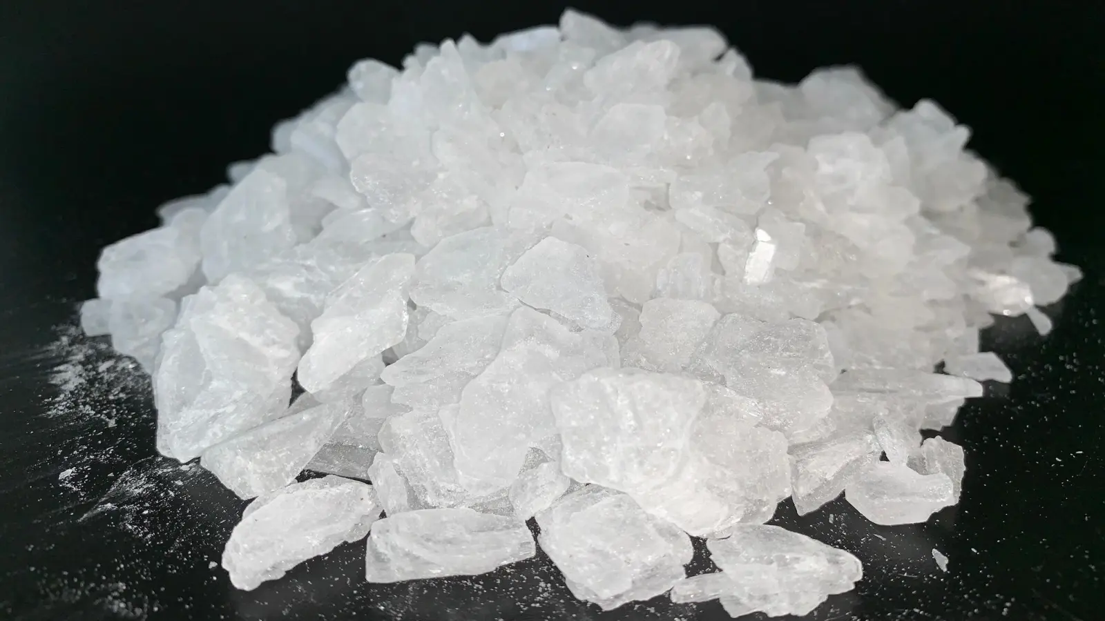 Die Polizei findet bei einer Kontrolle in Sulzbach-Rosenberg Crystal Meth. Ein 43-Jähriger wird angezeigt. (Symbolbild: Zollfahndungsamt Essen)
