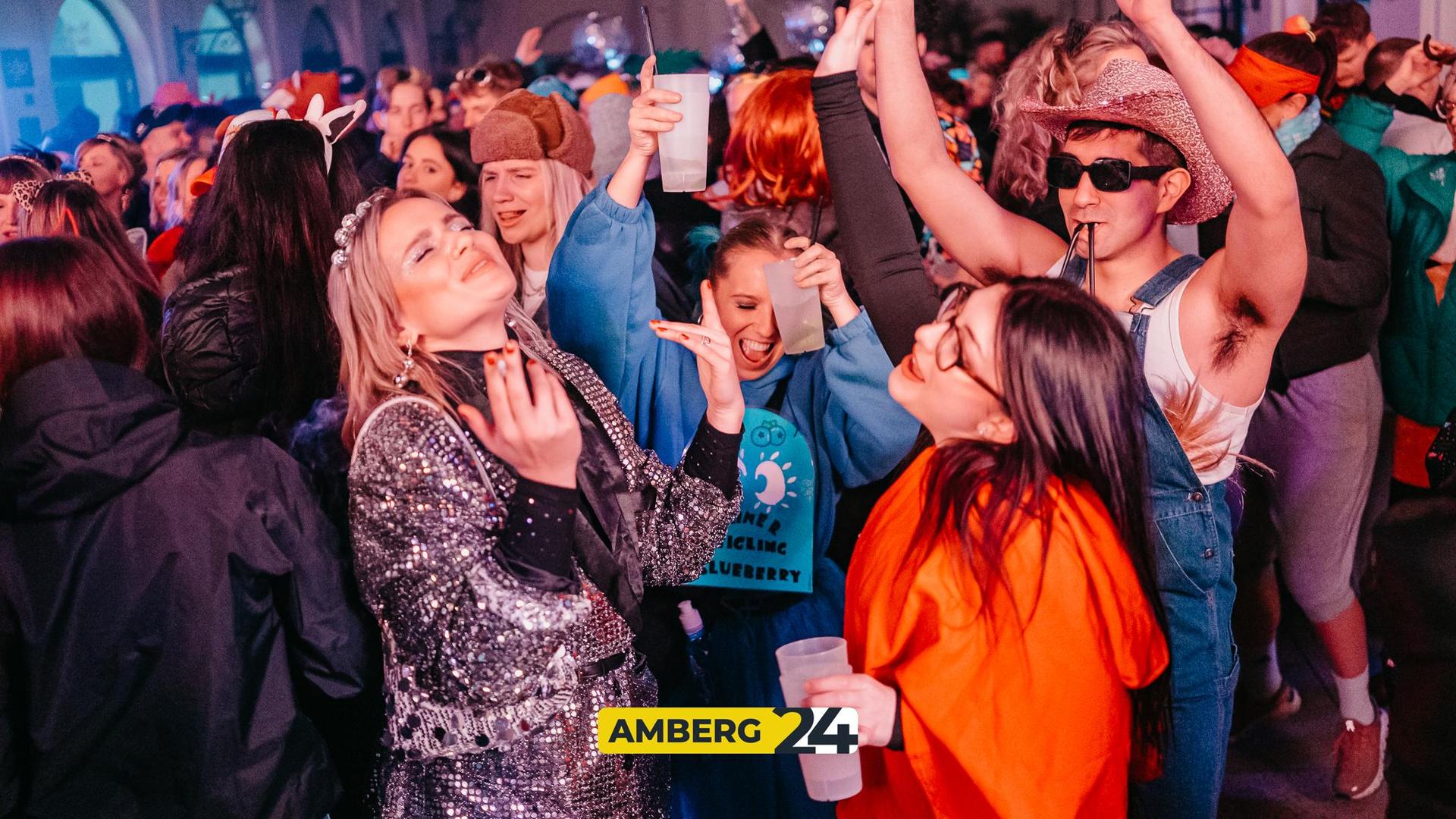 Wie die Hexennacht in den Drei Höfen gefeiert wurde, zeigen die Bilder von Fotograf Mario. (Bild: Mario Donhauser)