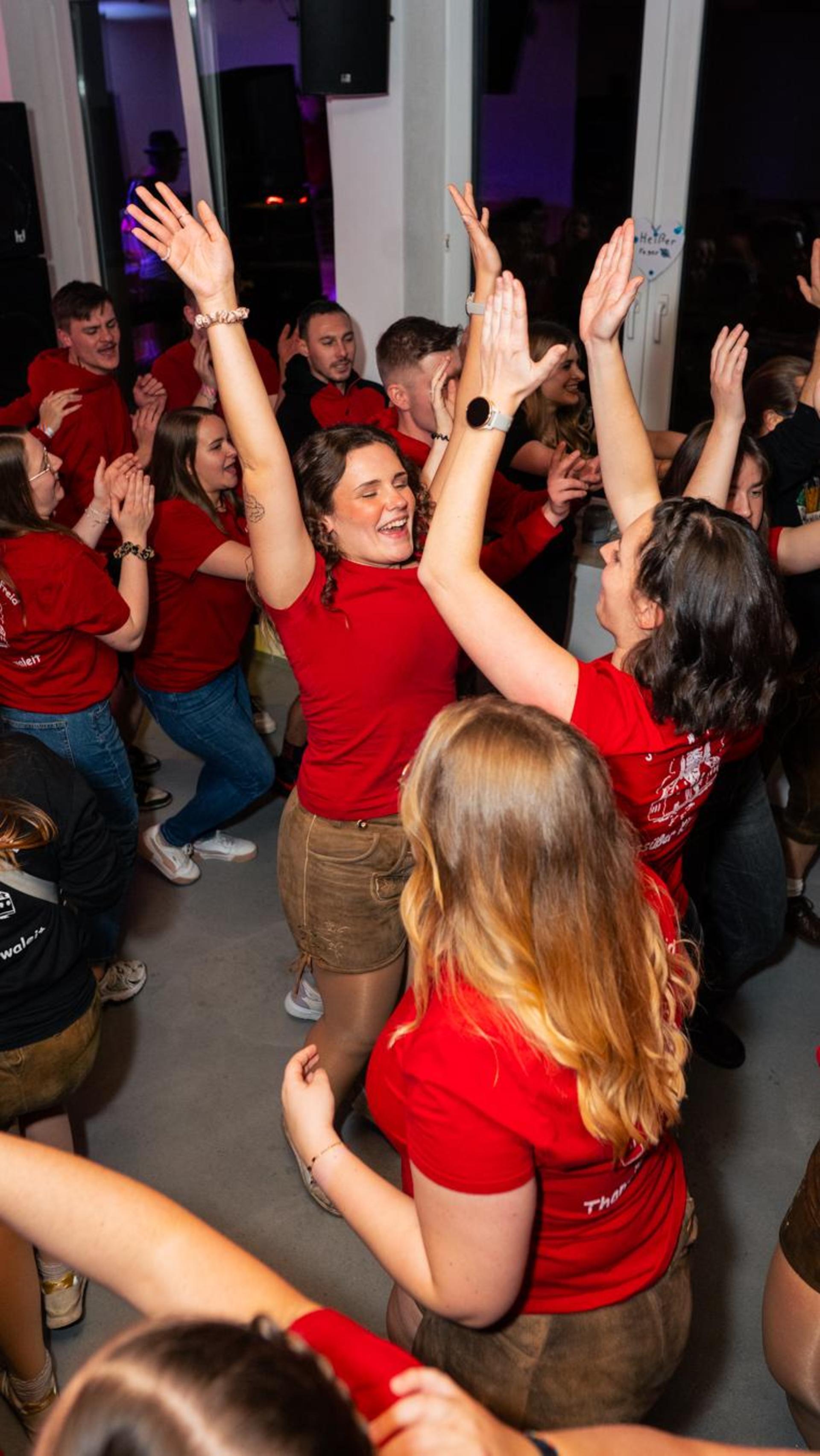 Die besten Bilder vom Kirwa-Samstag in Thansüß. (Bild: Hannes Stock)