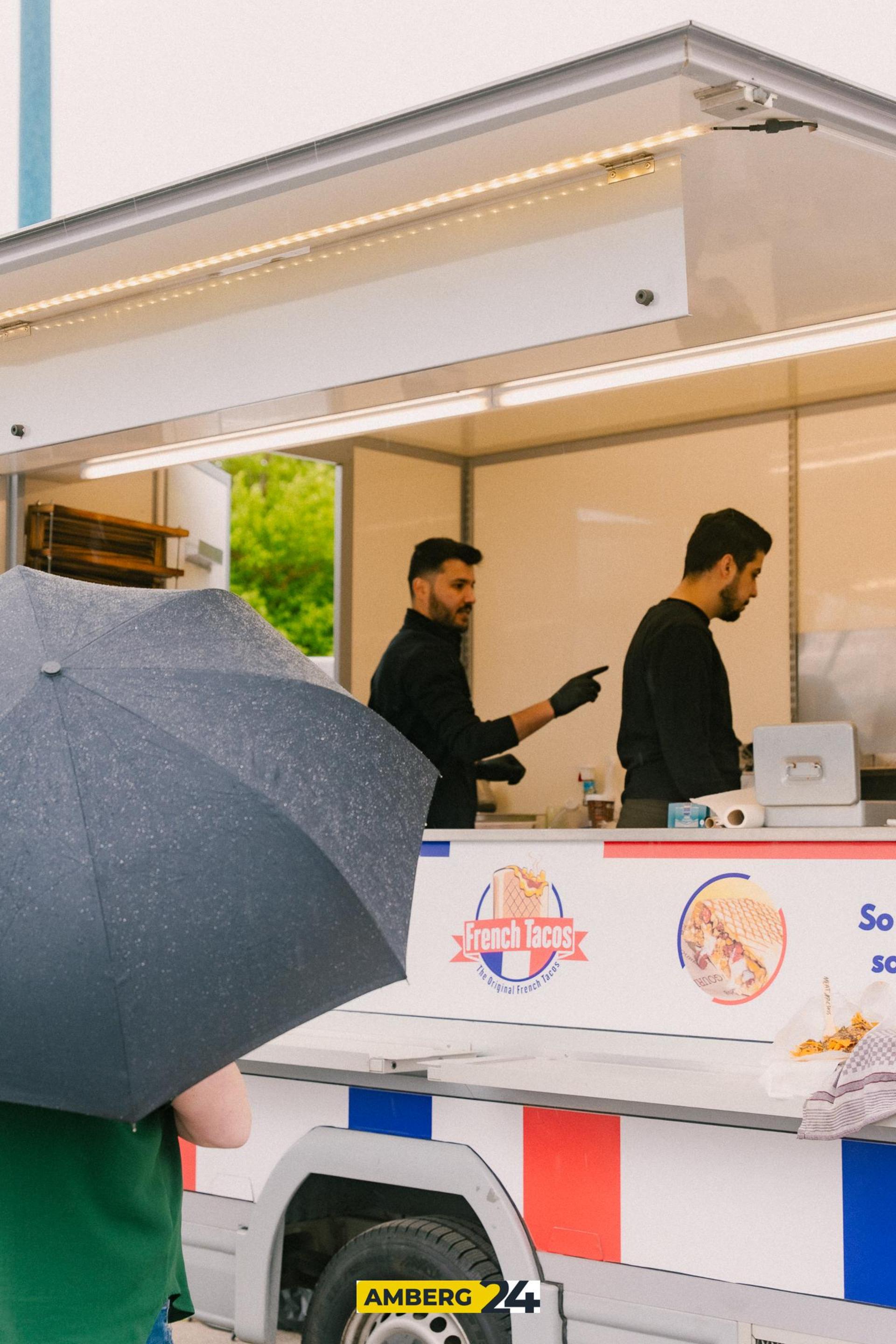 Auch am Samstag was viel los auf dem Foodtruck-Festival in Amberg. (Bild: David Mueller)
