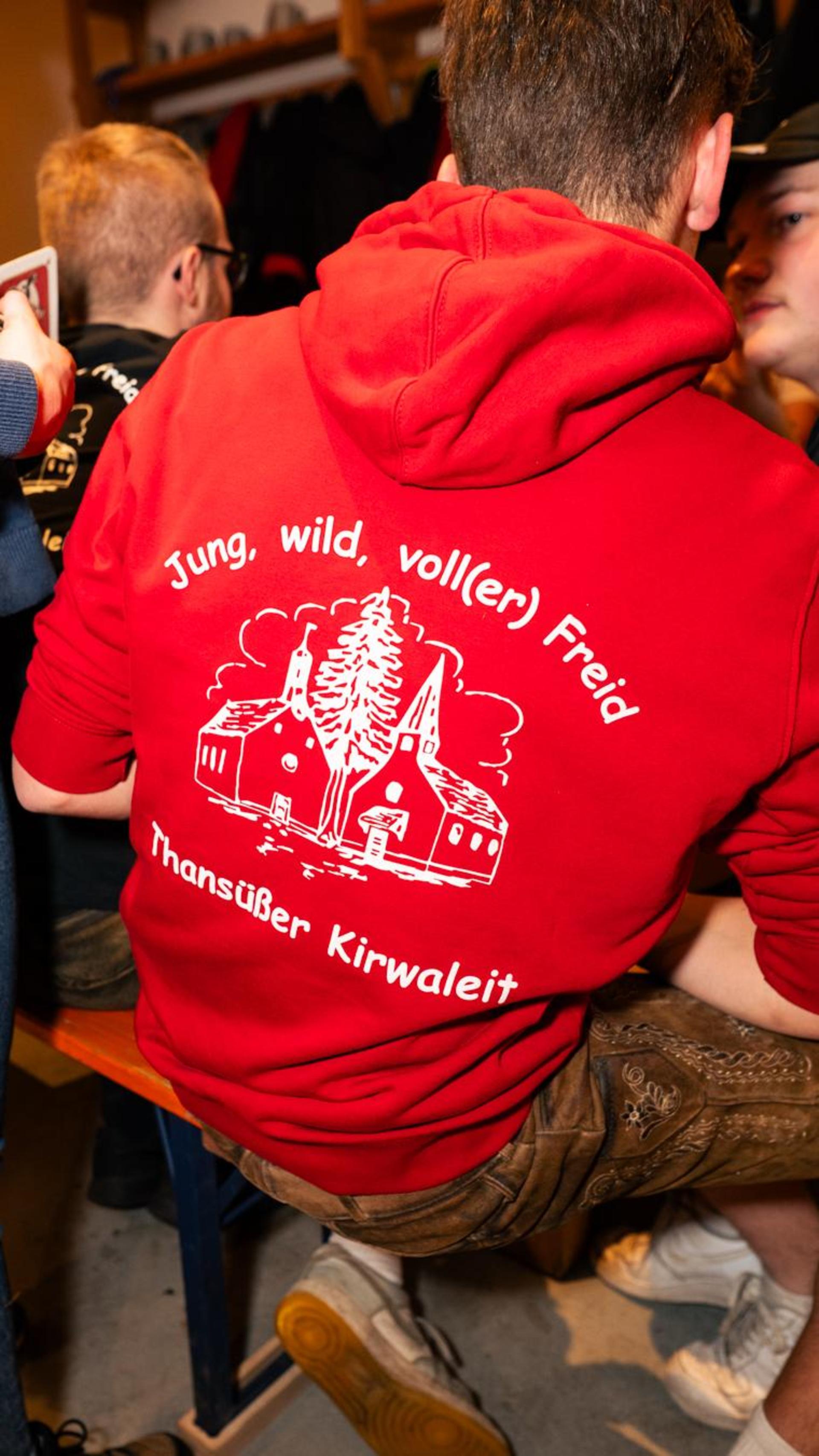 Endspurt bei der Thansüßer Kirwa am Montag.  (Bild: Hannes Stock)