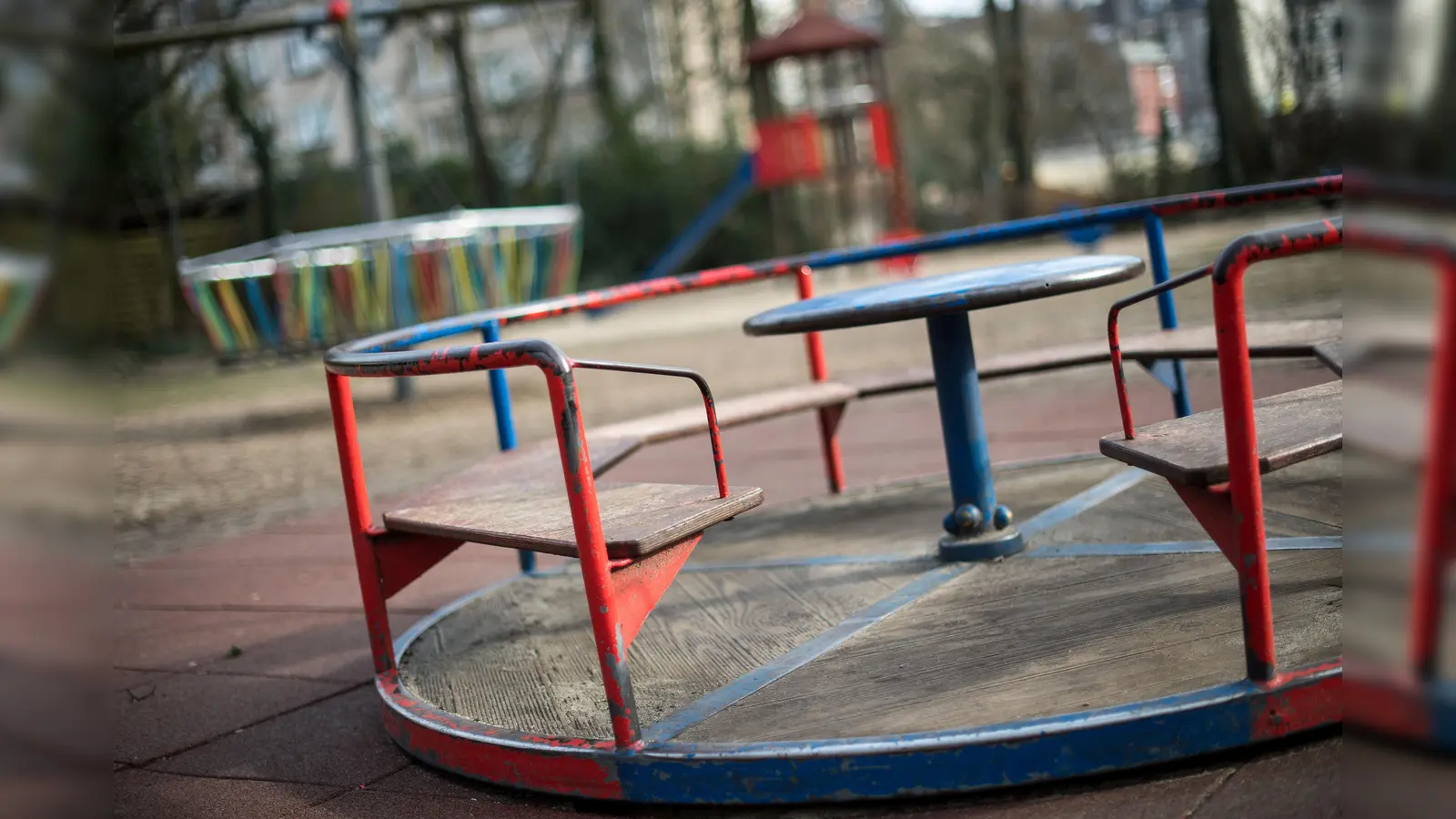 Der Spielplatz an der Hörburgerstraße ist ab 23. Juni wegen Bauarbeiten gesperrt. (Symbolbild: Marius Becker/dpa)