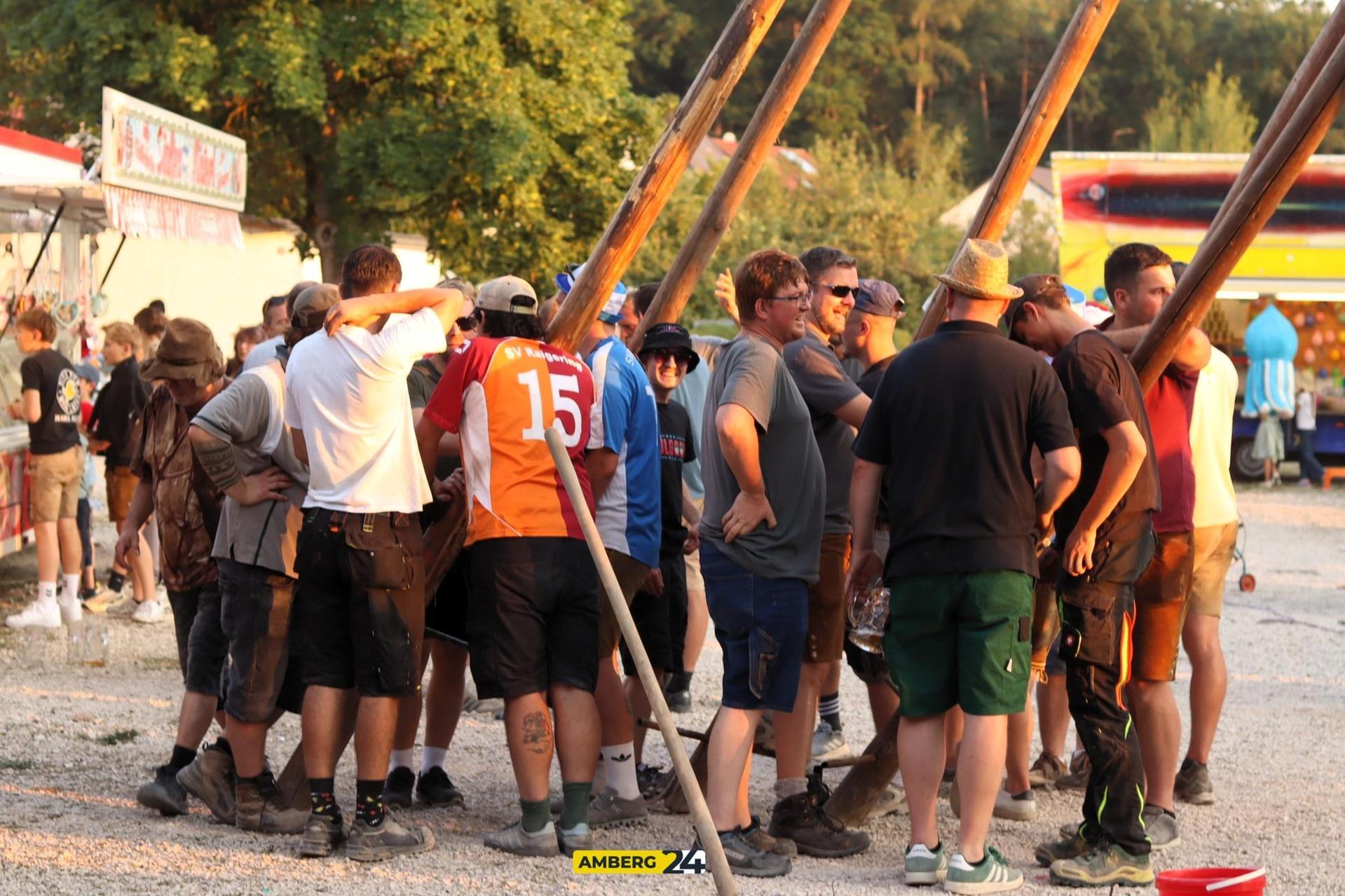 Bei der Kirwa in Raigering gabs gute Laune und bestes Wetter. (Bild: Judith Balleisen)