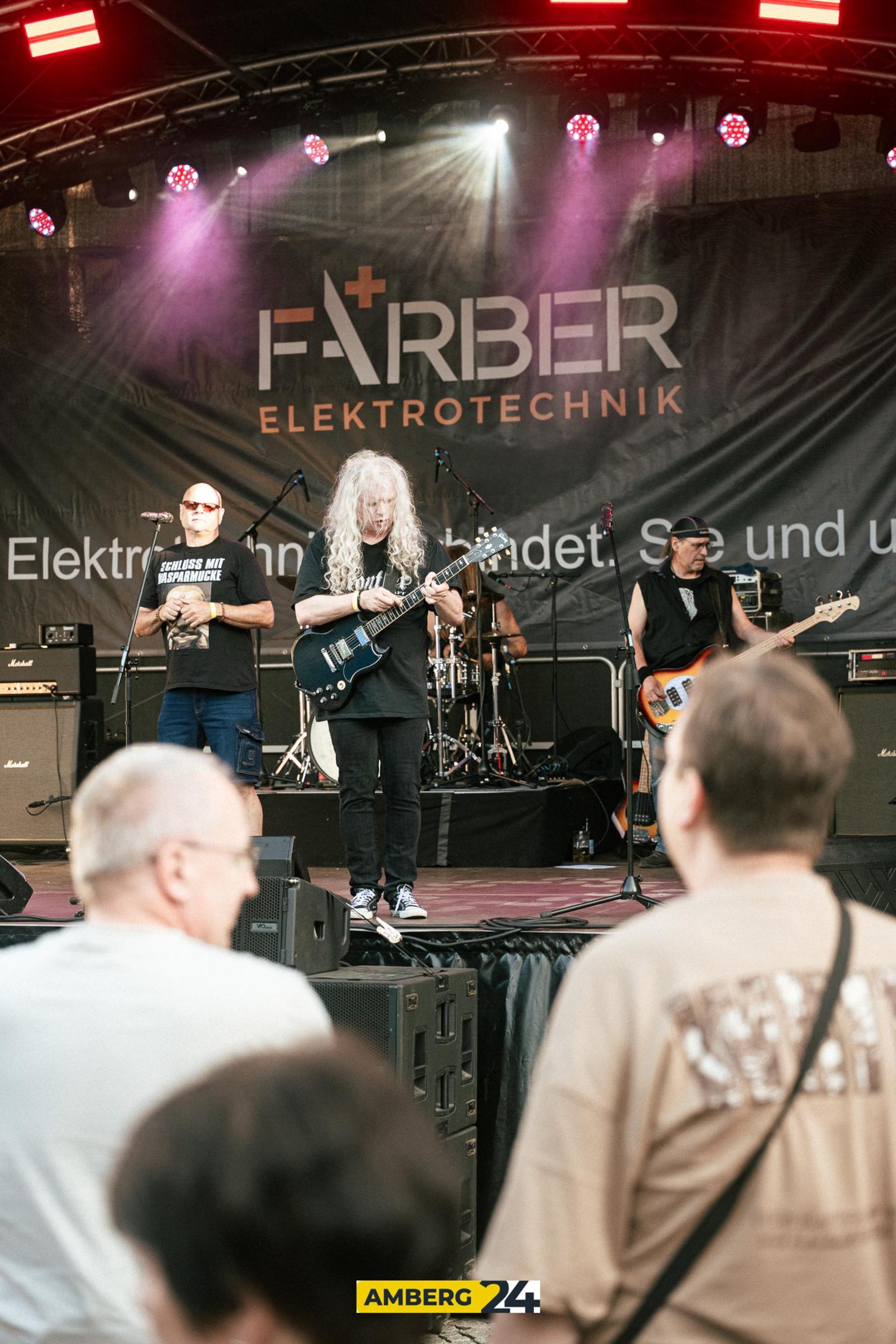 Einen ganz eigenen Vibe gab&#39;s auf dem Altstadtfest im Innenhof des Landratsamts! (Bild: David Mueller)