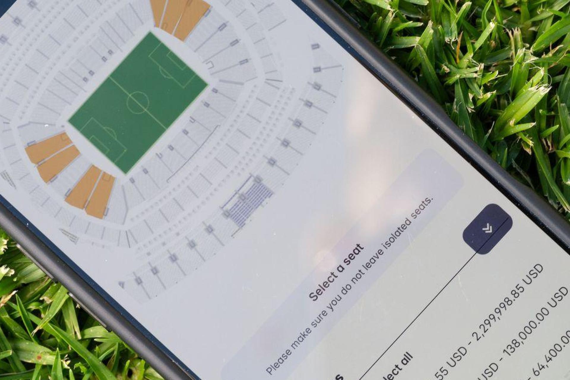 Beim Ticketverkauf für die WM kam es auf der FIFA-Website zu einer technischen Panne. (Archivbild) (Bild: Maximilian Haupt/dpa)