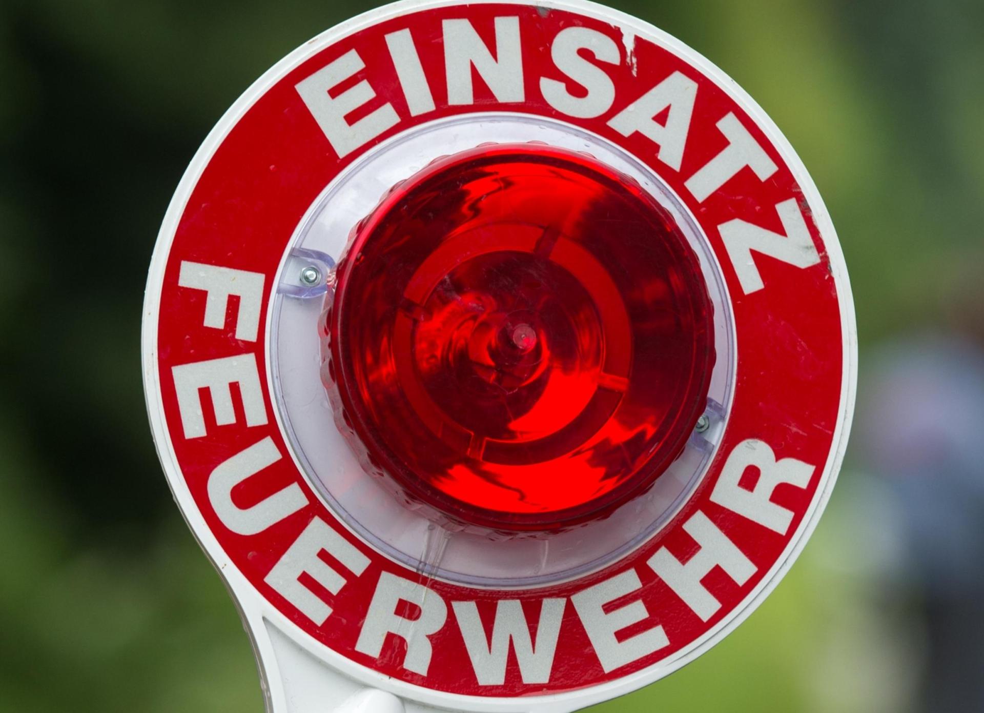 In Auerbach hat sich eine Mutter in der Nacht zu Montag aus ihrer Wohnung ausgesperrt, während ihr Kleinkind drinnen schlief. (Symbolbild: Armin Weigel/dpa)