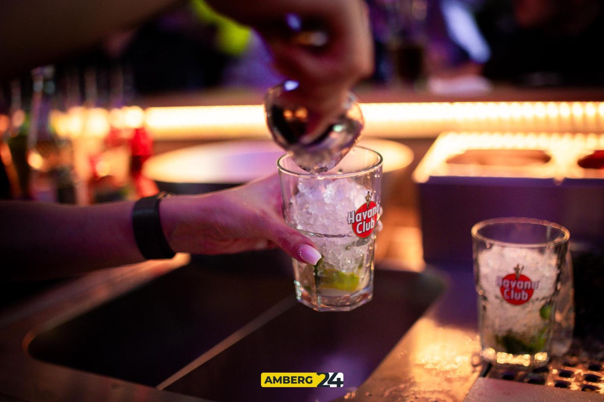 Im „Herzog” in Sulzbach-Rosenberg stieg am Samstag die Hallenmasters Afterparty. (Bild: Julia Bär)