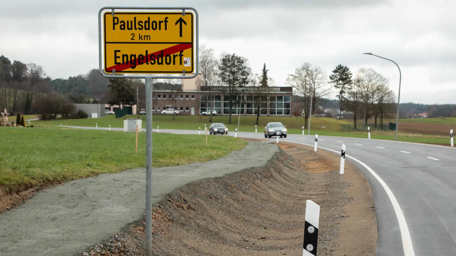 Zwischen Engelsdorf und Paulsdorf ist die Staatsstraße 2040 jetzt fertiggestellt und wieder befahrbar. (Bild: Wolfgang Steinbacher)